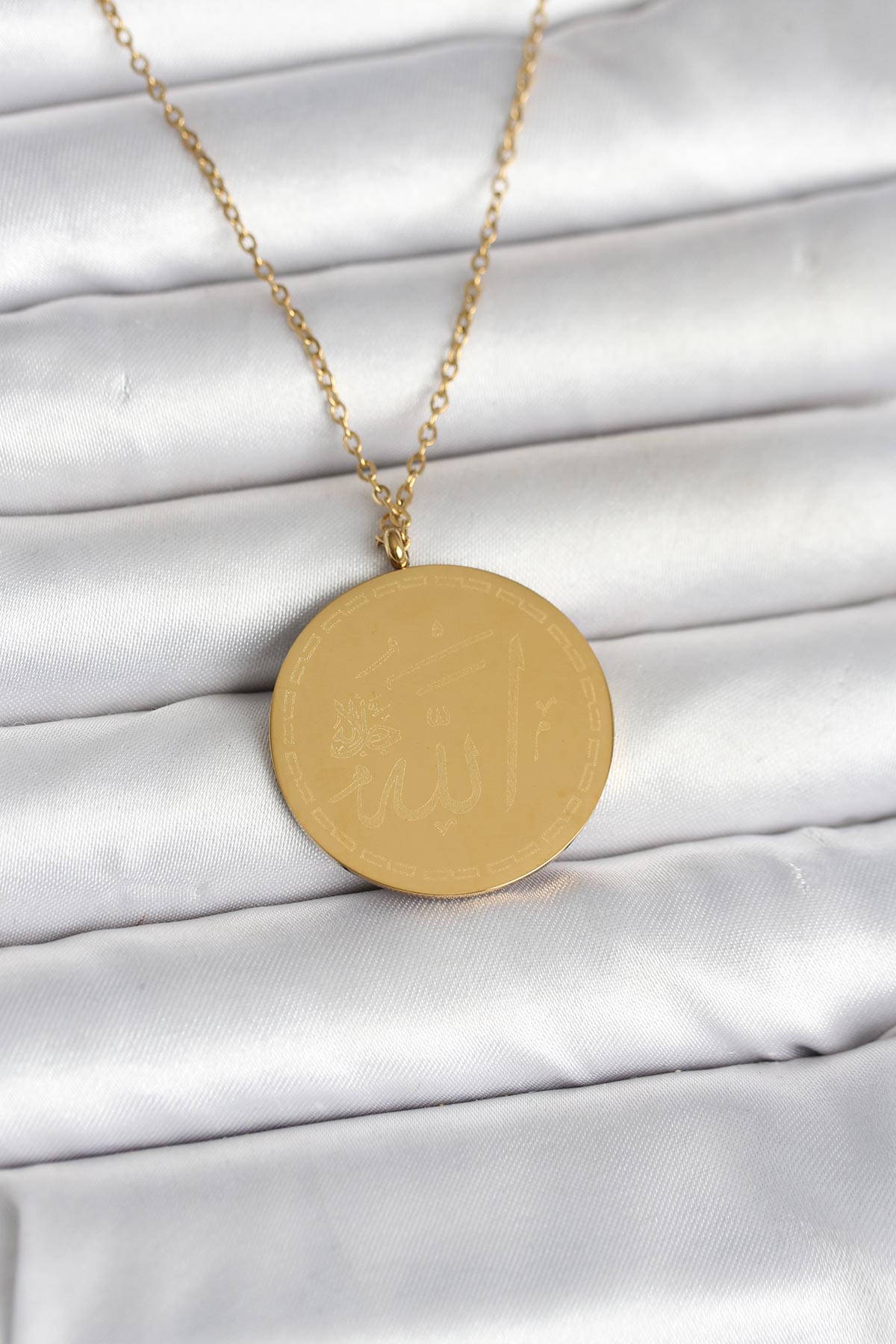 316L Çelik Gold Renk Ayetel Kürsi ve Allah Yazılı Kolye - Lisinya 316L Çelik Gold Renk Ayetel Kürsi ve Allah Yazılı Kolye - Lisinya