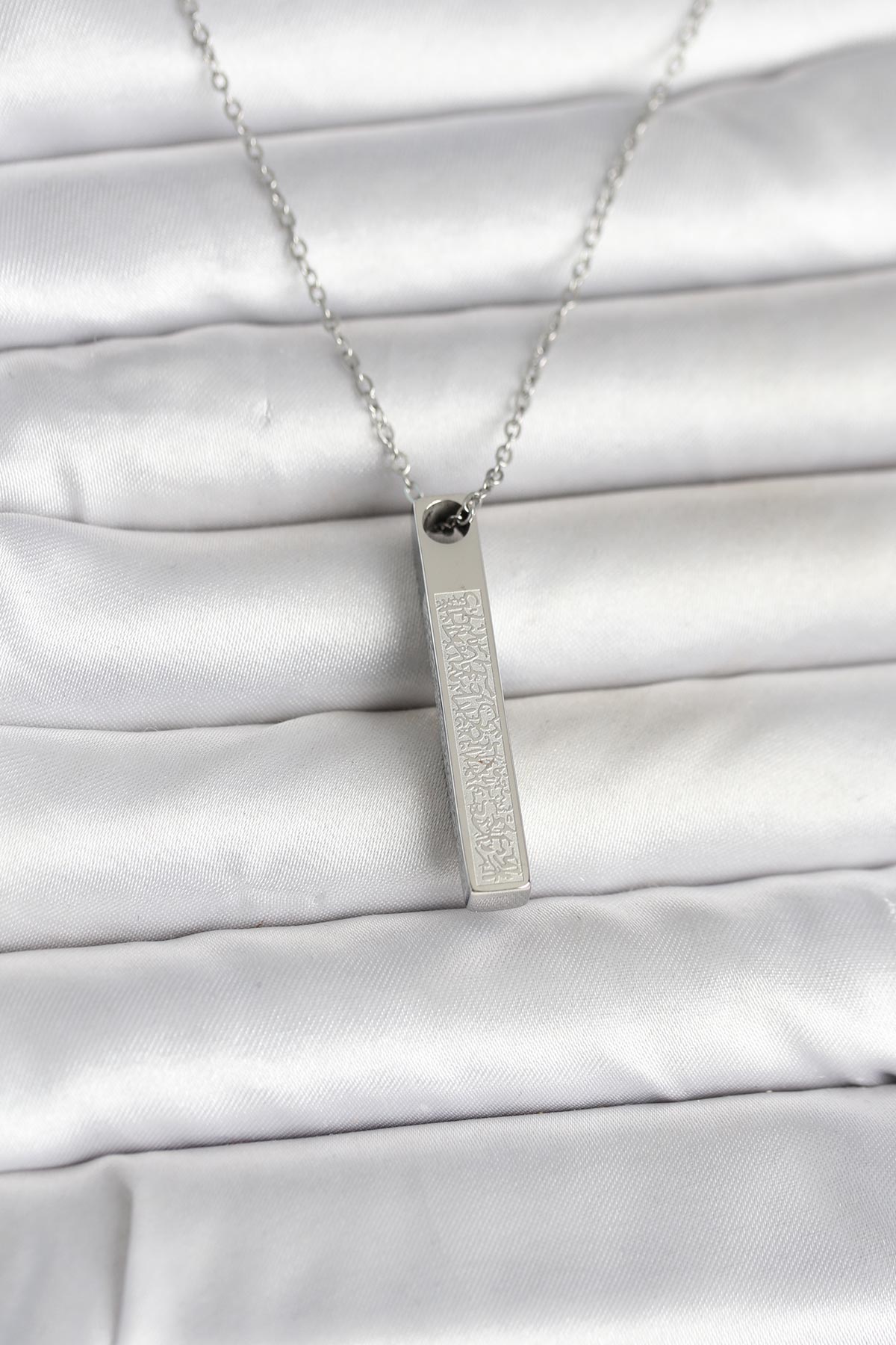 316L Çelik Gümüş Renk Ayetel Kürsi Yazılı Bar Çubuk Kolye - Lisinya