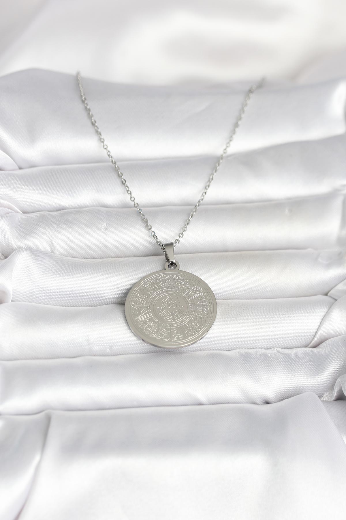 316L Çelik Gümüş Renk Ayetel Kürsi Yazılı Kolye - Lisinya