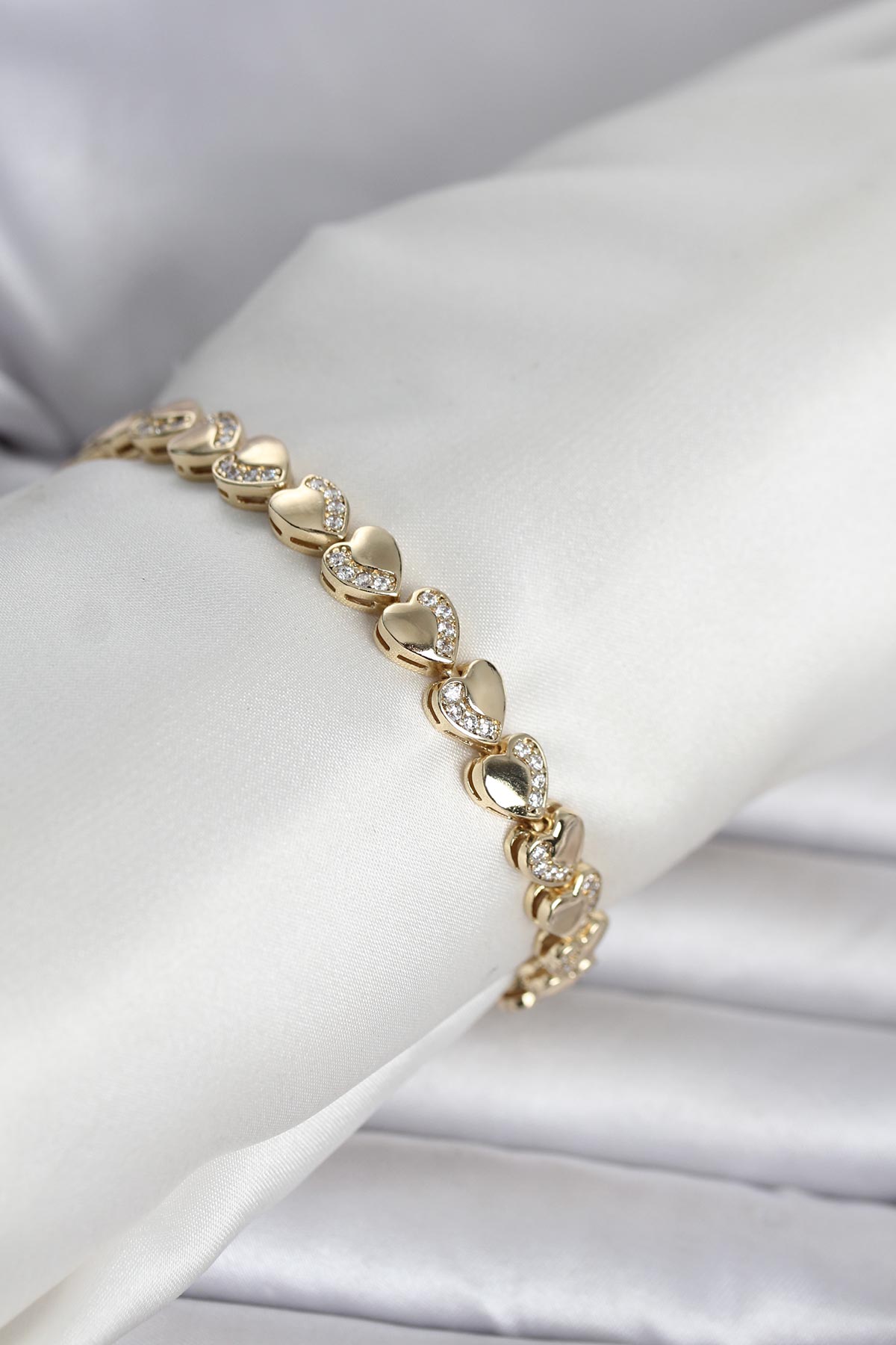Xuping Kalp Model Gold Renk Kadın Bileklik - Lisinya Xuping Kalp Model Gold Renk Kadın Bileklik - Lisinya