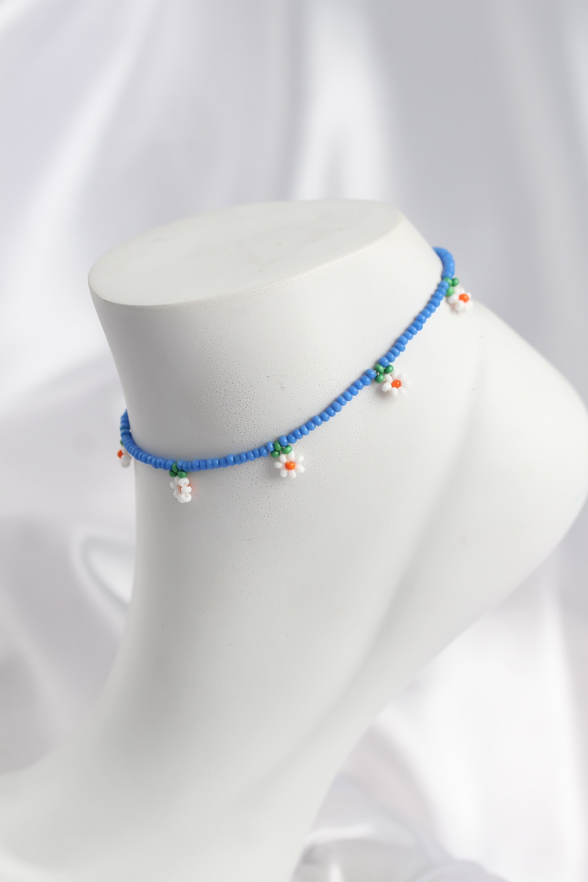 Buz Mavisi Renk Boncuklu Papatya Motifli Halhal - Lisinya