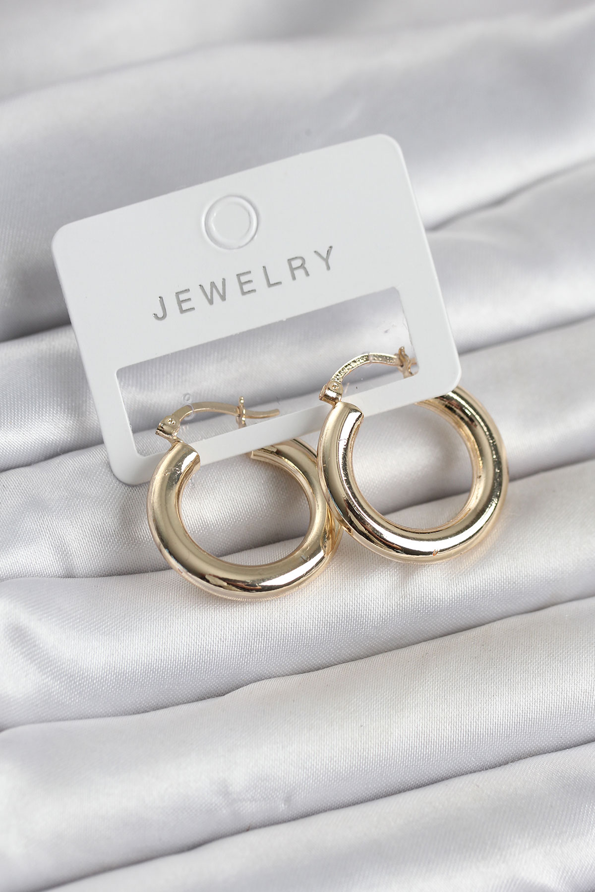 Gold Renk Pirinç Halka 25 mm Kadın Küpe - Lisinya Gold Renk Pirinç Halka 25 mm Kadın Küpe - Lisinya