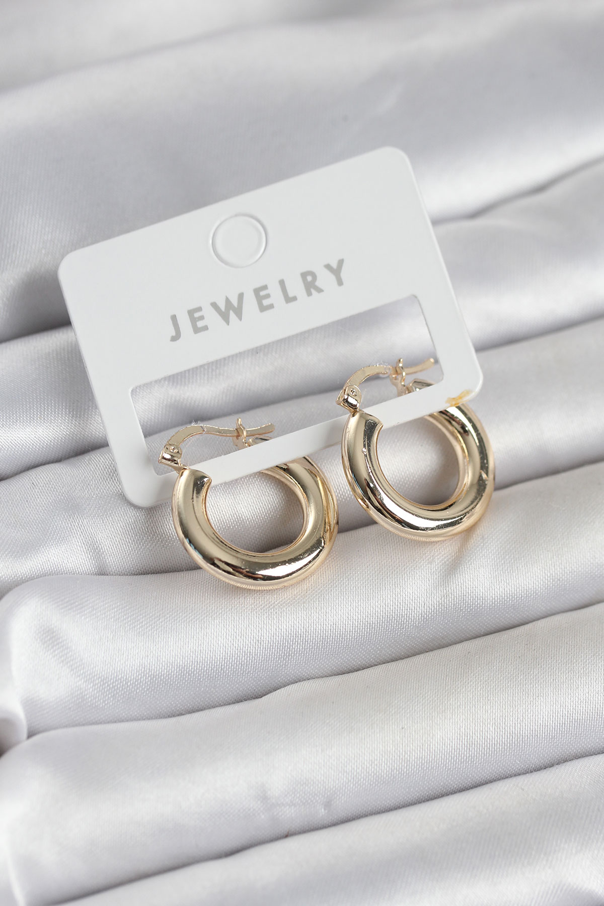 Gold Renk Pirinç Halka 20 mm Kadın Küpe - Lisinya Gold Renk Pirinç Halka 20 mm Kadın Küpe - Lisinya