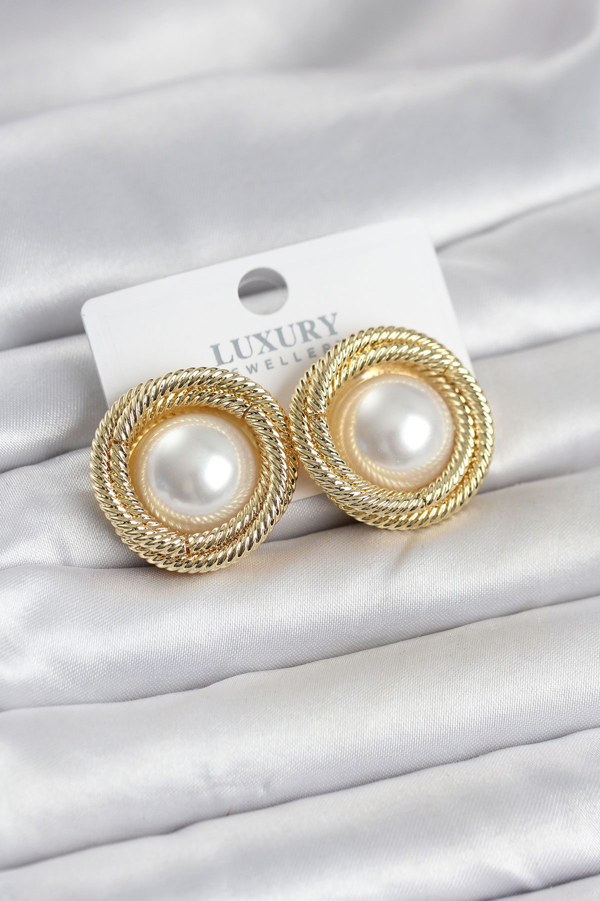 Pirinç Gold Renk Sarmal Model İncili Kadın Küpe - Lisinya Pirinç Gold Renk Sarmal Model İncili Kadın Küpe - Lisinya