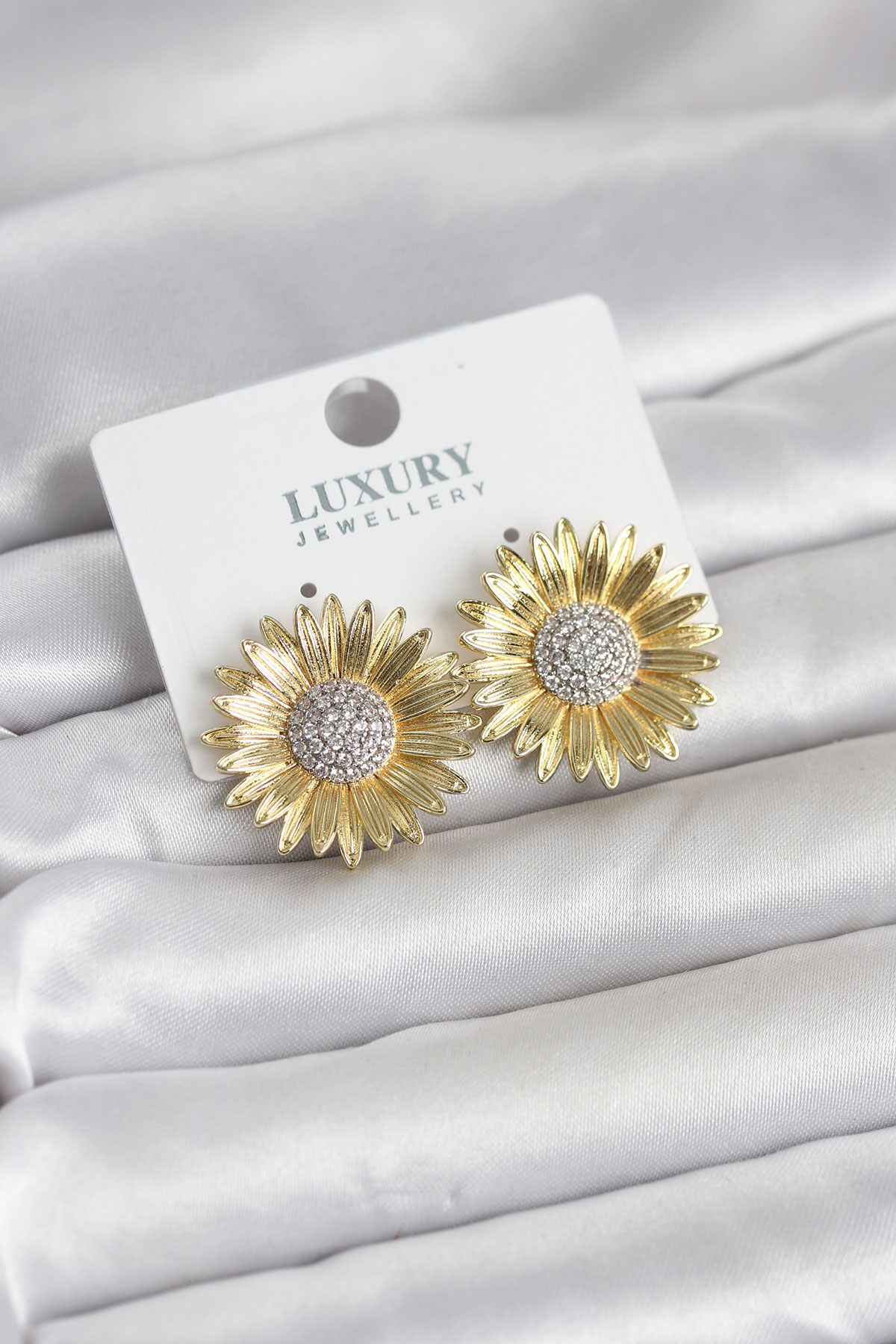 Papatya Model Zirkon Taşlı Pirinç Gold Renk Kadın Küpe - Lisinya Papatya Model Zirkon Taşlı Pirinç Gold Renk Kadın Küpe - Lisinya