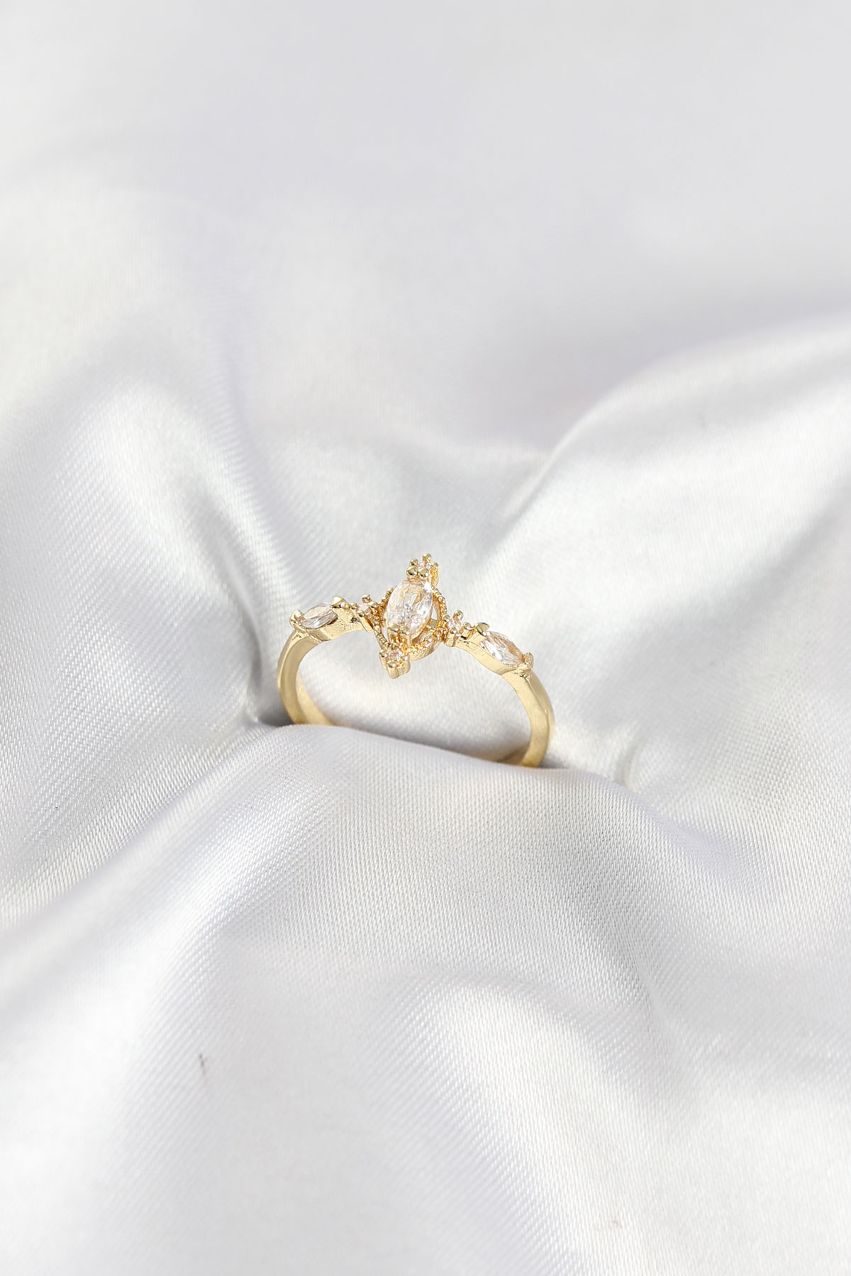 Gold Renk Vintage Model Zirkon Taşlı Yüzük - Lisinya