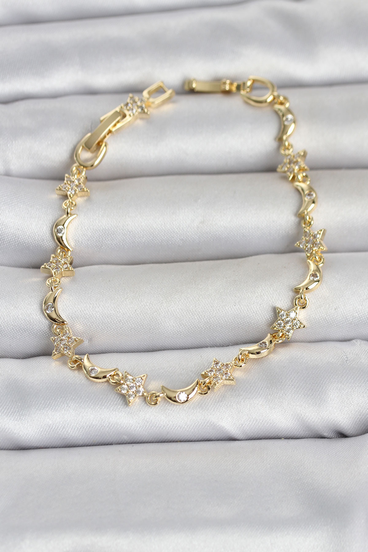 Pirinç Gold Renk Zirkon Taşlı Ay ve Yıldız Model Kadın Bileklik - Lisinya Pirinç Gold Renk Zirkon Taşlı Ay ve Yıldız Model Kadın Bileklik - Lisinya