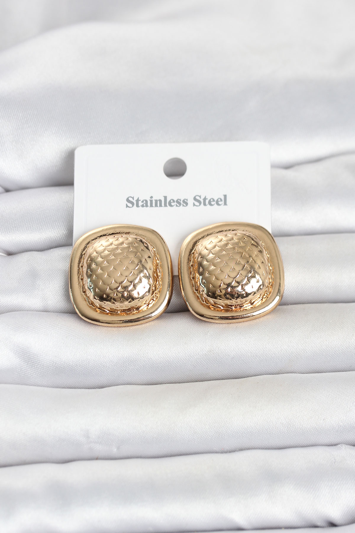 316L Çelik Gold Renk Düğme Model Kadın Küpe - Lisinya 316L Çelik Gold Renk Düğme Model Kadın Küpe - Lisinya