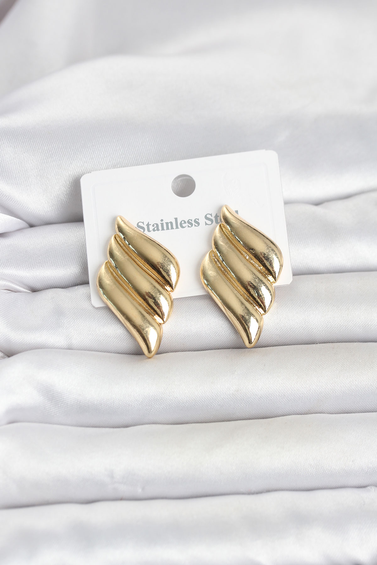 316L Çelik Gold Renk Motif Model Kadın Küpe - Lisinya 316L Çelik Gold Renk Motif Model Kadın Küpe - Lisinya