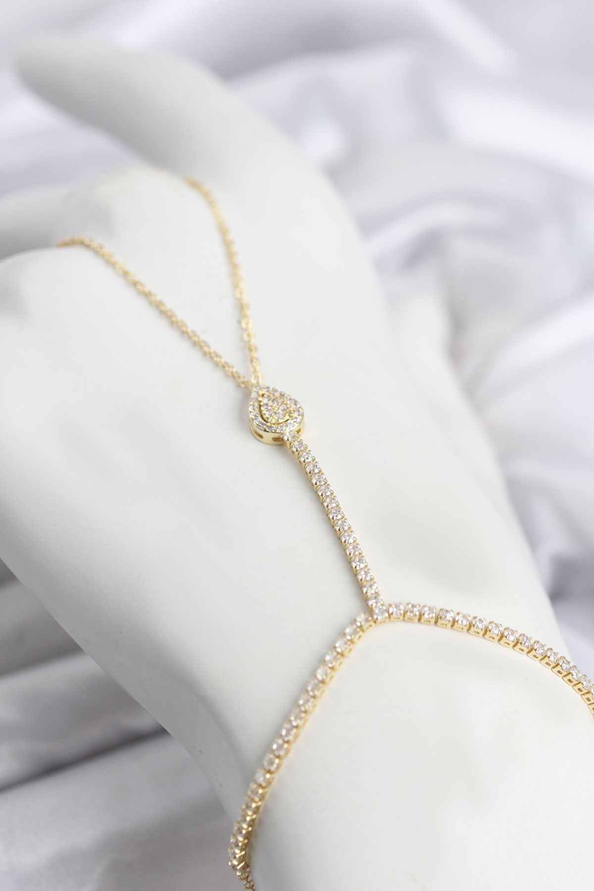 Gold Renk Pirinç Zirkon Taşlı Damla Model Şahmeran - Lisinya Gold Renk Pirinç Zirkon Taşlı Damla Model Şahmeran - Lisinya