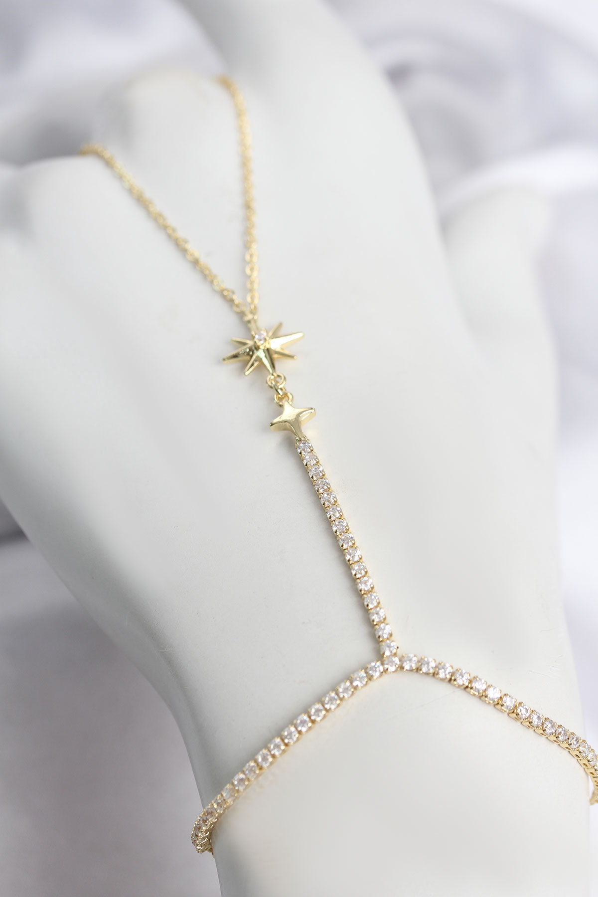 Gold Renk Pirinç Zirkon Taşlı Kutup Yıldızı Model Şahmeran - Lisinya Gold Renk Pirinç Zirkon Taşlı Kutup Yıldızı Model Şahmeran - Lisinya