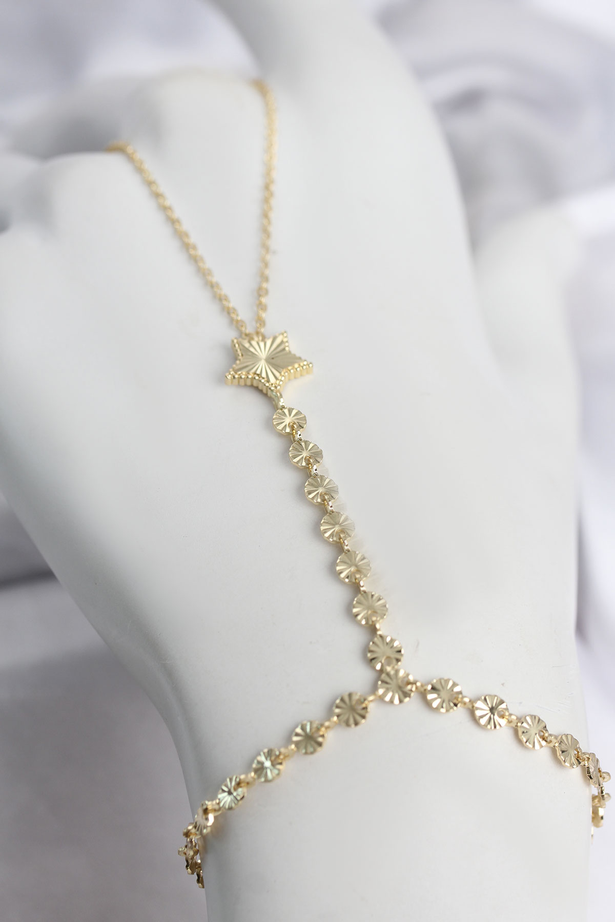 Gold Renk Pirinç Lazerli Yıldız Model Zirkon Taşlı Şahmeran - Lisinya Gold Renk Pirinç Lazerli Yıldız Model Zirkon Taşlı Şahmeran - Lisinya