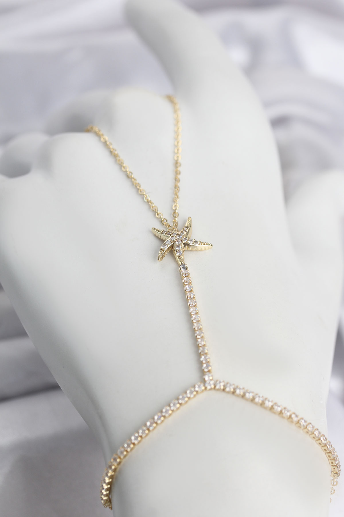 Gold Renk Pirinç Zirkon Taşlı Deniz Yıldızı Model Şahmeran - Lisinya Gold Renk Pirinç Zirkon Taşlı Deniz Yıldızı Model Şahmeran - Lisinya