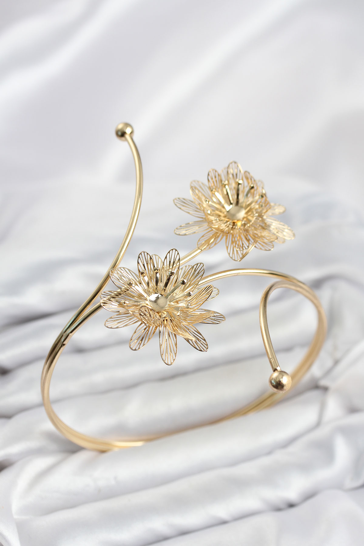Pazu Bileklik Gold Renk Pirinç Lotus Model - Lisinya