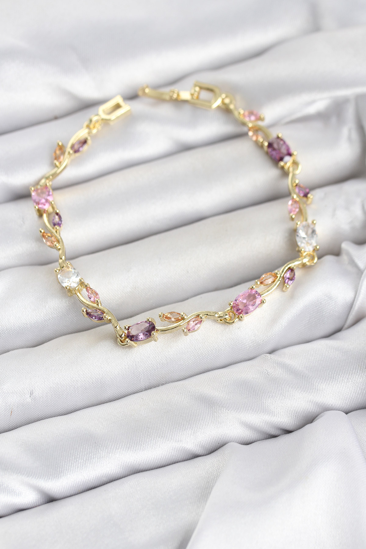 Pirinç Gold Renk Pembe ve Mor Zirkon Taşlı Çiçek Model Kadın Bileklik - Lisinya Pirinç Gold Renk Pembe ve Mor Zirkon Taşlı Çiçek Model Kadın Bileklik - Lisinya