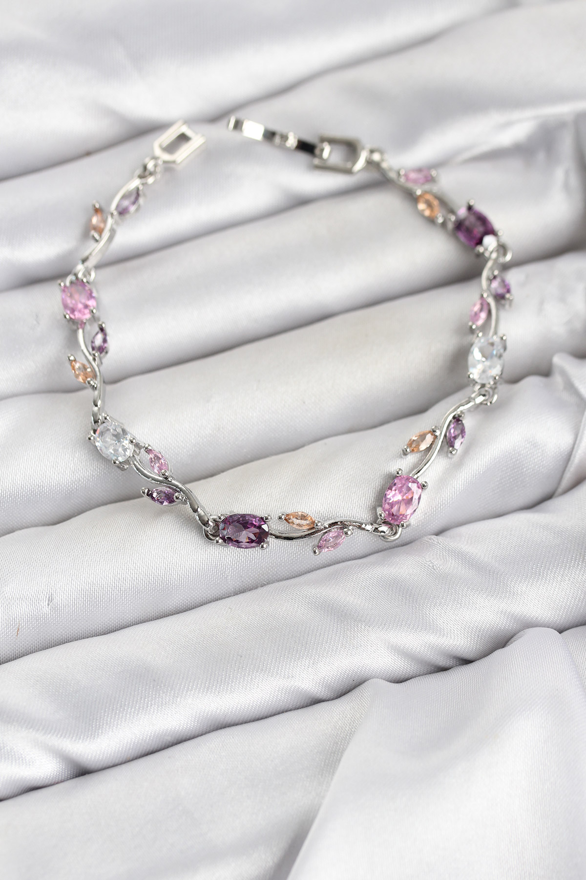 Pirinç Gümüş Renk Pembe ve Mor Zirkon Taşlı Çiçek Model Kadın Bileklik - Lisinya Pirinç Gümüş Renk Pembe ve Mor Zirkon Taşlı Çiçek Model Kadın Bileklik - Lisinya