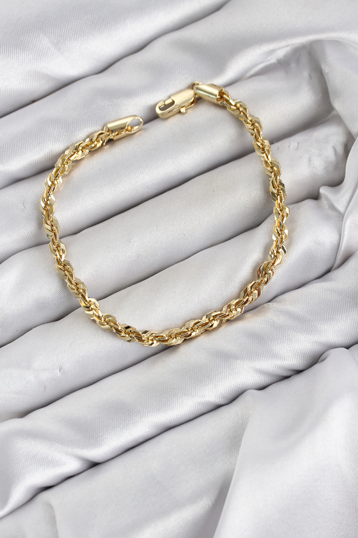 CM Singapur Model Zincir Gold Renk Kadın Bileklik - Lisinya CM Singapur Model Zincir Gold Renk Kadın Bileklik - Lisinya