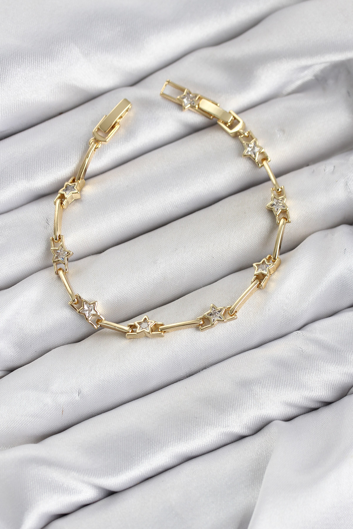CM Gold Renk Yıldız Model Zirkon Taşlı Pirinç Kadın Bileklik - Lisinya CM Gold Renk Yıldız Model Zirkon Taşlı Pirinç Kadın Bileklik - Lisinya