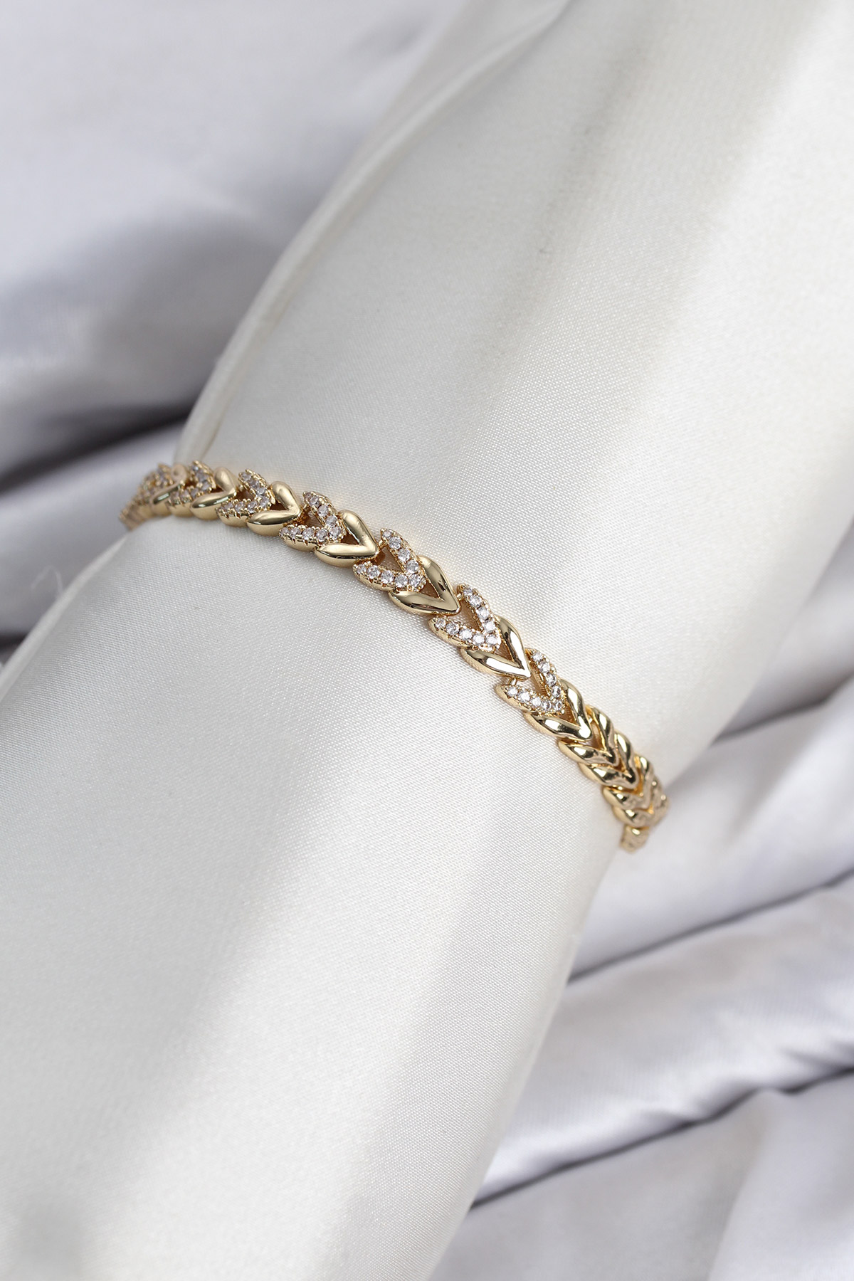 CM Model Zirkon Taşlı VIP Seri Gold Renk Pirinç Kadın Bileklik - Lisinya CM Model Zirkon Taşlı VIP Seri Gold Renk Pirinç Kadın Bileklik - Lisinya