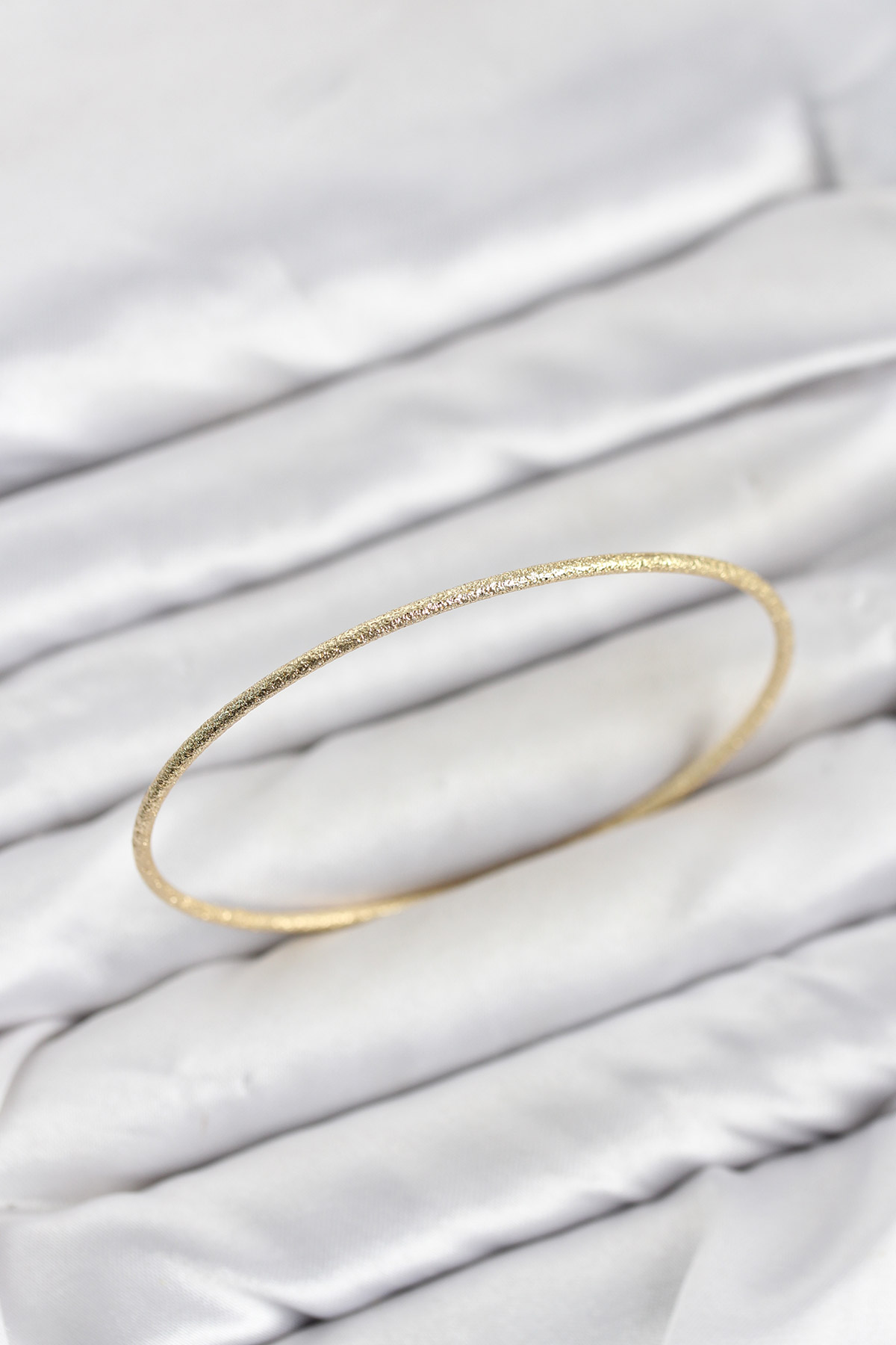 CM Gold Renk Simli Model 65 mm Bilezik - Lisinya CM Gold Renk Simli Model 65 mm Bilezik - Lisinya