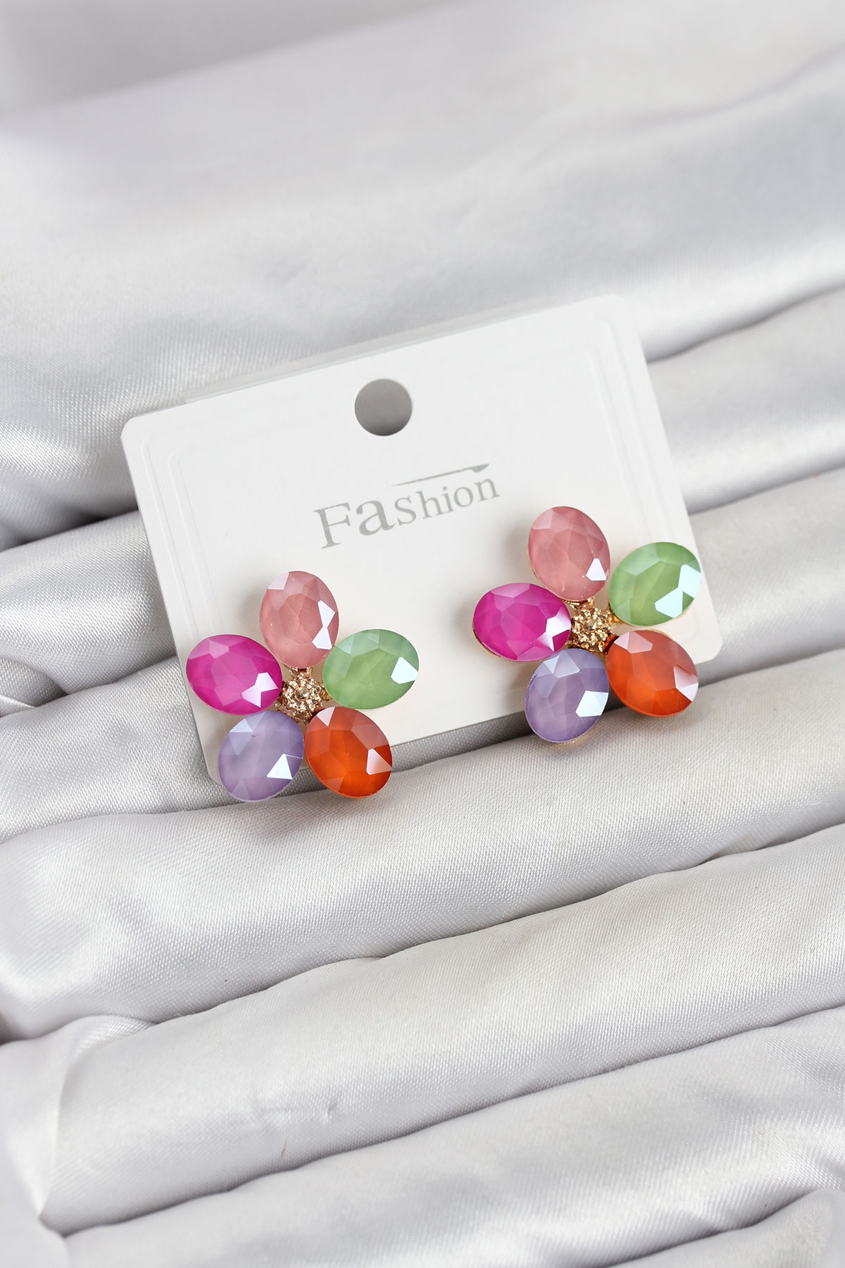 Karışık Renk Kristal Taşlı Çiçek Model Kadın Küpe - Lisinya Karışık Renk Kristal Taşlı Çiçek Model Kadın Küpe - Lisinya