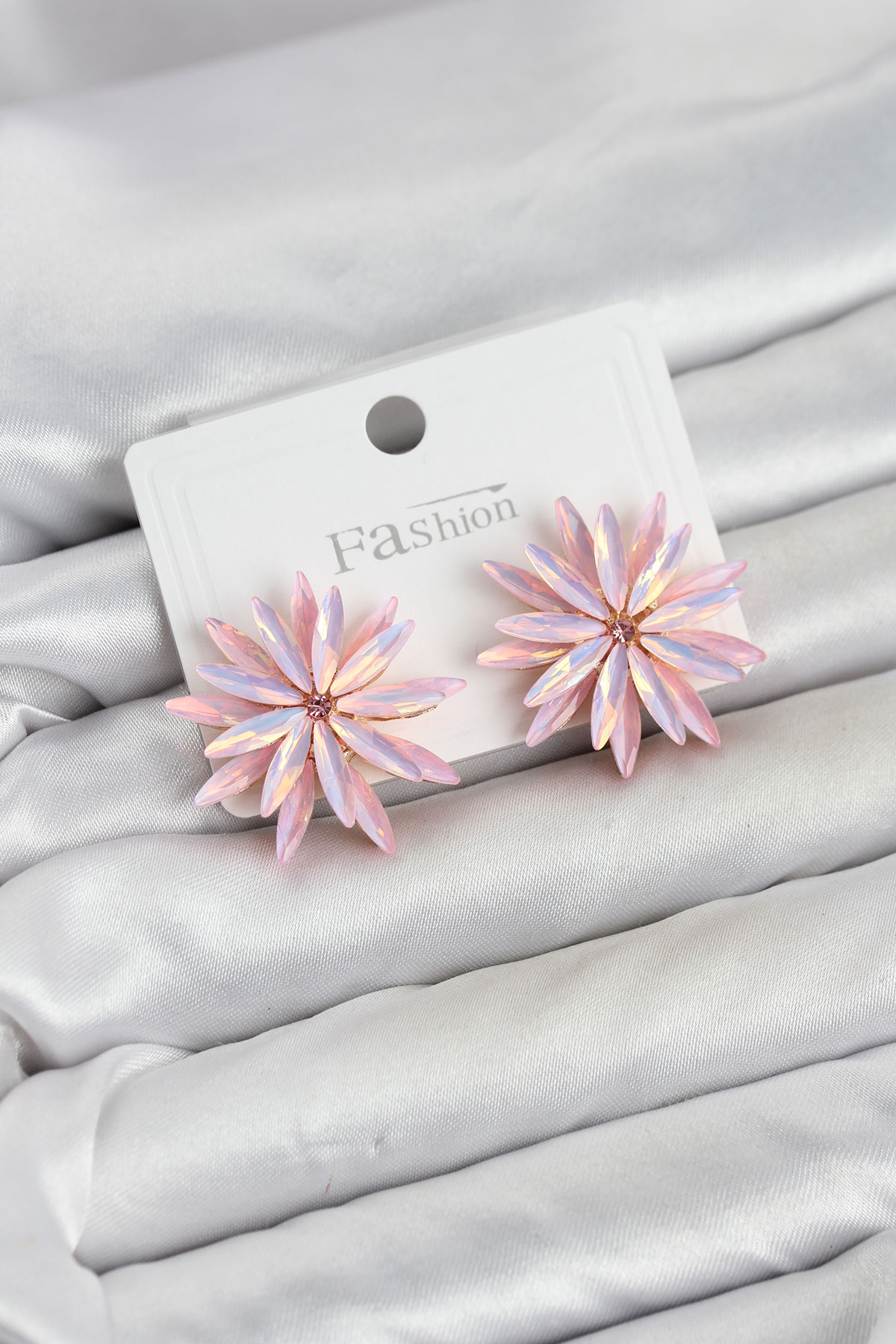 Lotus Model Pembe Renk Kristal Taşlı Kadın Küpe - Lisinya Lotus Model Pembe Renk Kristal Taşlı Kadın Küpe - Lisinya