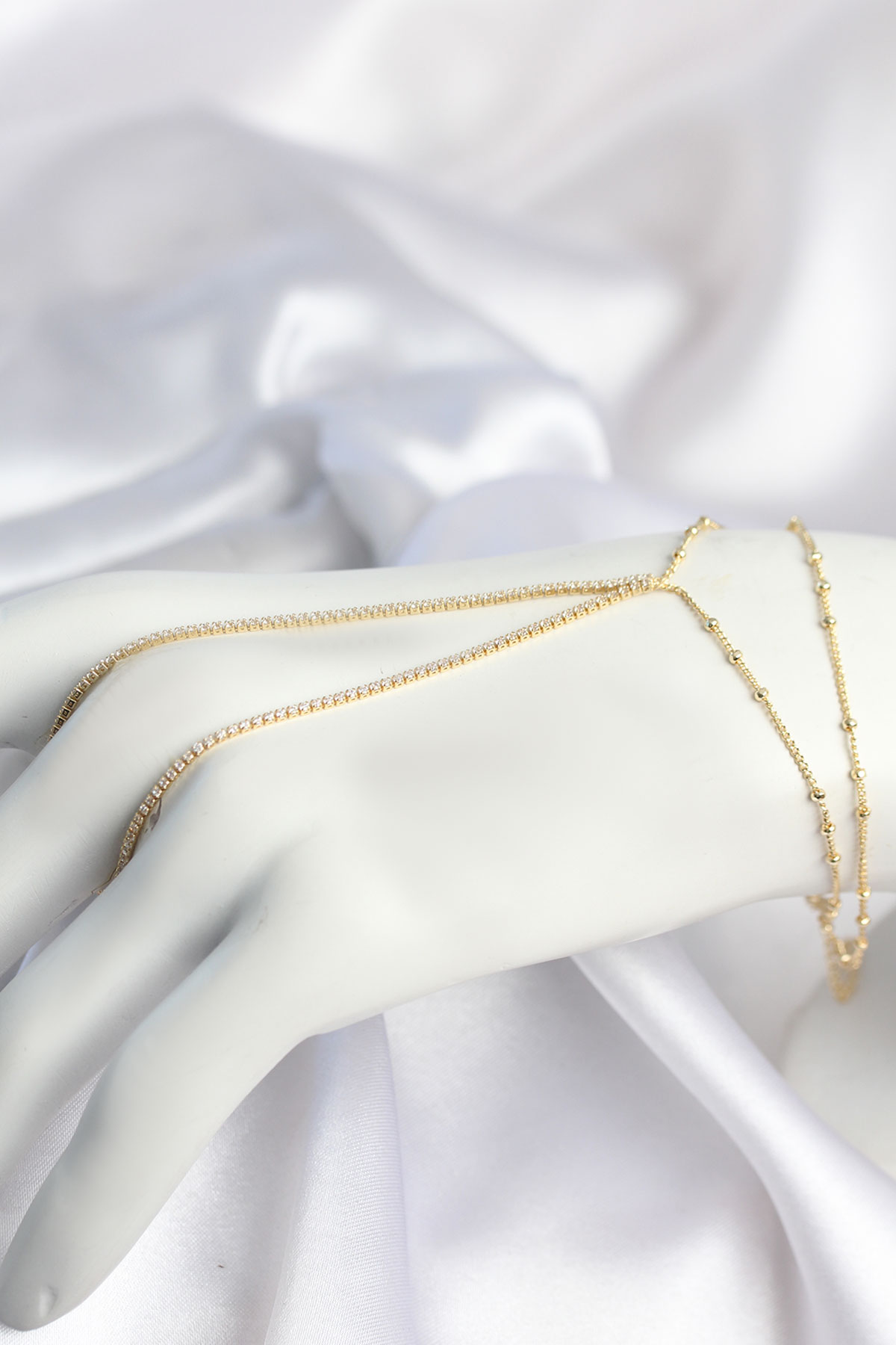 Gold Renk Minimal Zirkon Taşlı Su Yolu Model Şahmeran - Lisinya Gold Renk Minimal Zirkon Taşlı Su Yolu Model Şahmeran - Lisinya
