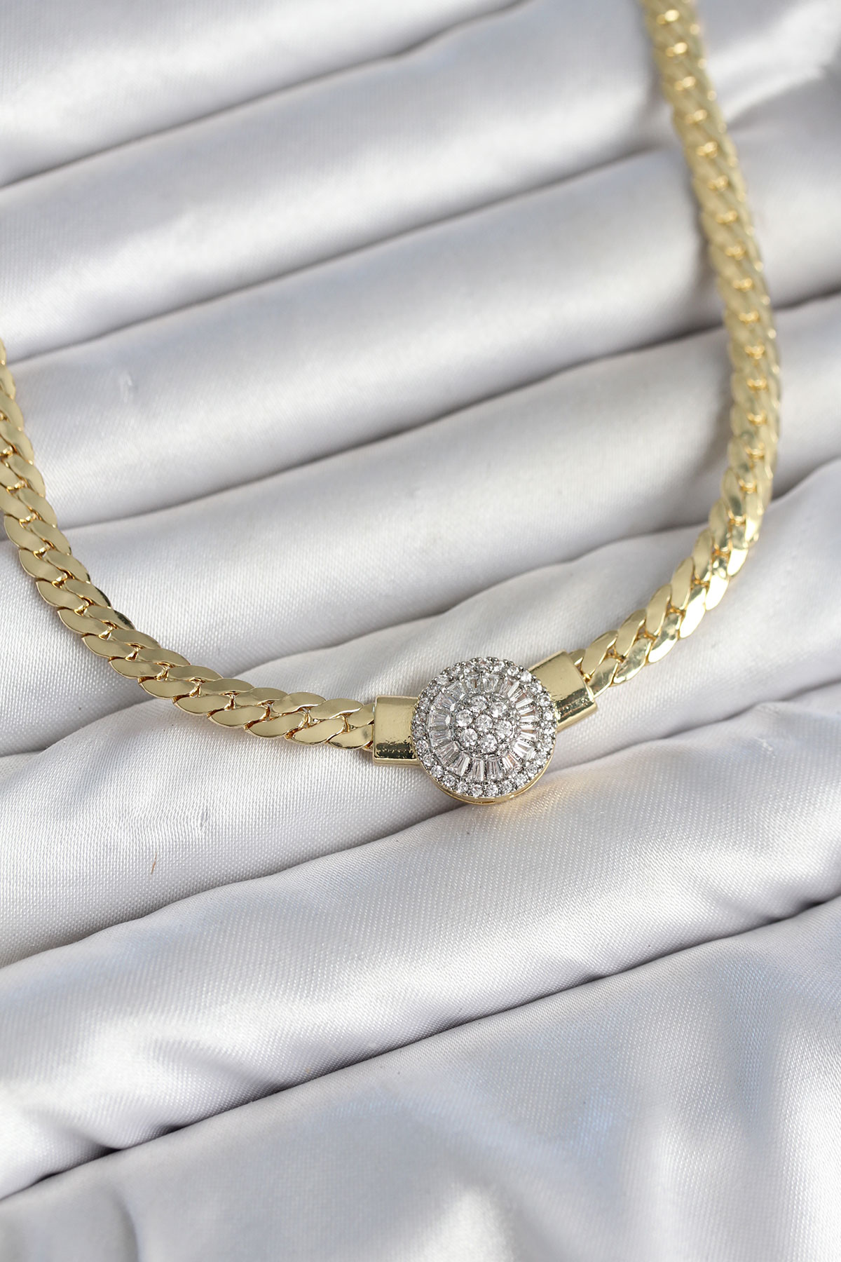 Ezme Zincir Model Zirkon Taşlı VIP Seri Gold Renk Kadın Kolye - Lisinya Ezme Zincir Model Zirkon Taşlı VIP Seri Gold Renk Kadın Kolye - Lisinya