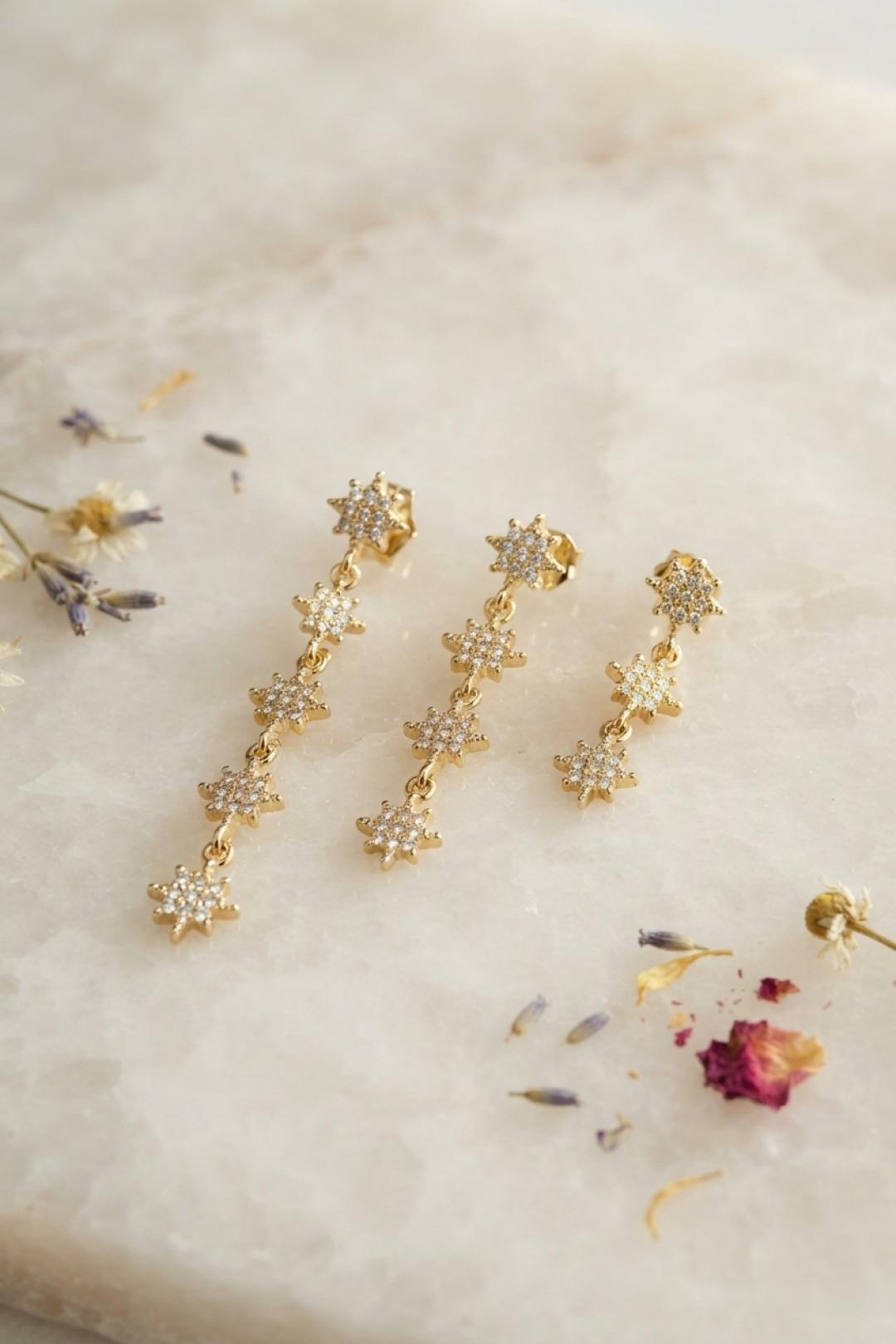 3 lü Set Küpe Gold Renk Kutup Yıldızı Detaylı - Lisinya 3 lü Set Küpe Gold Renk Kutup Yıldızı Detaylı - Lisinya