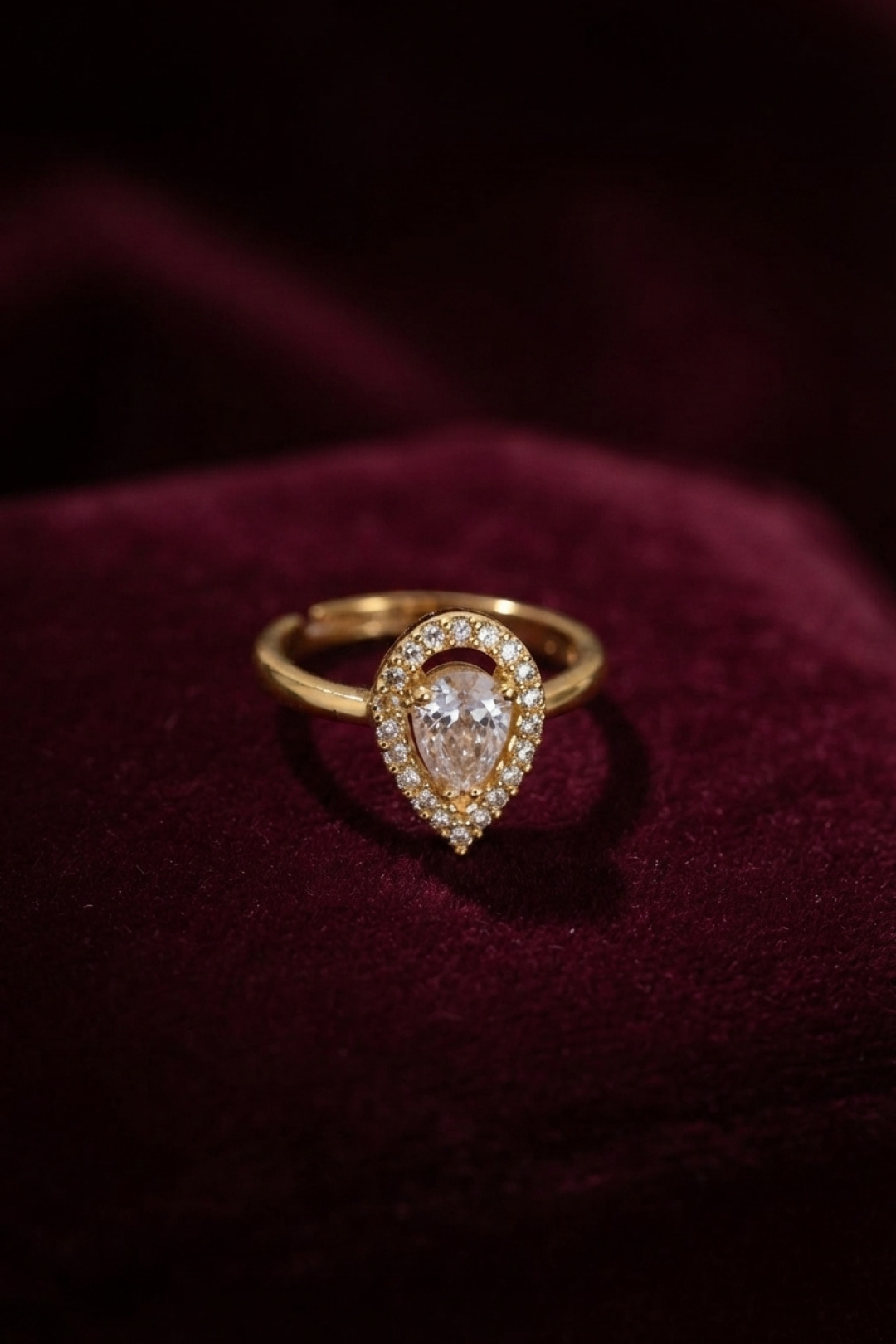 Ayarlamalı Gold Renk Metal Zirkon Taşlı Damla Model Yüzük - Lisinya Ayarlamalı Gold Renk Metal Zirkon Taşlı Damla Model Yüzük - Lisinya