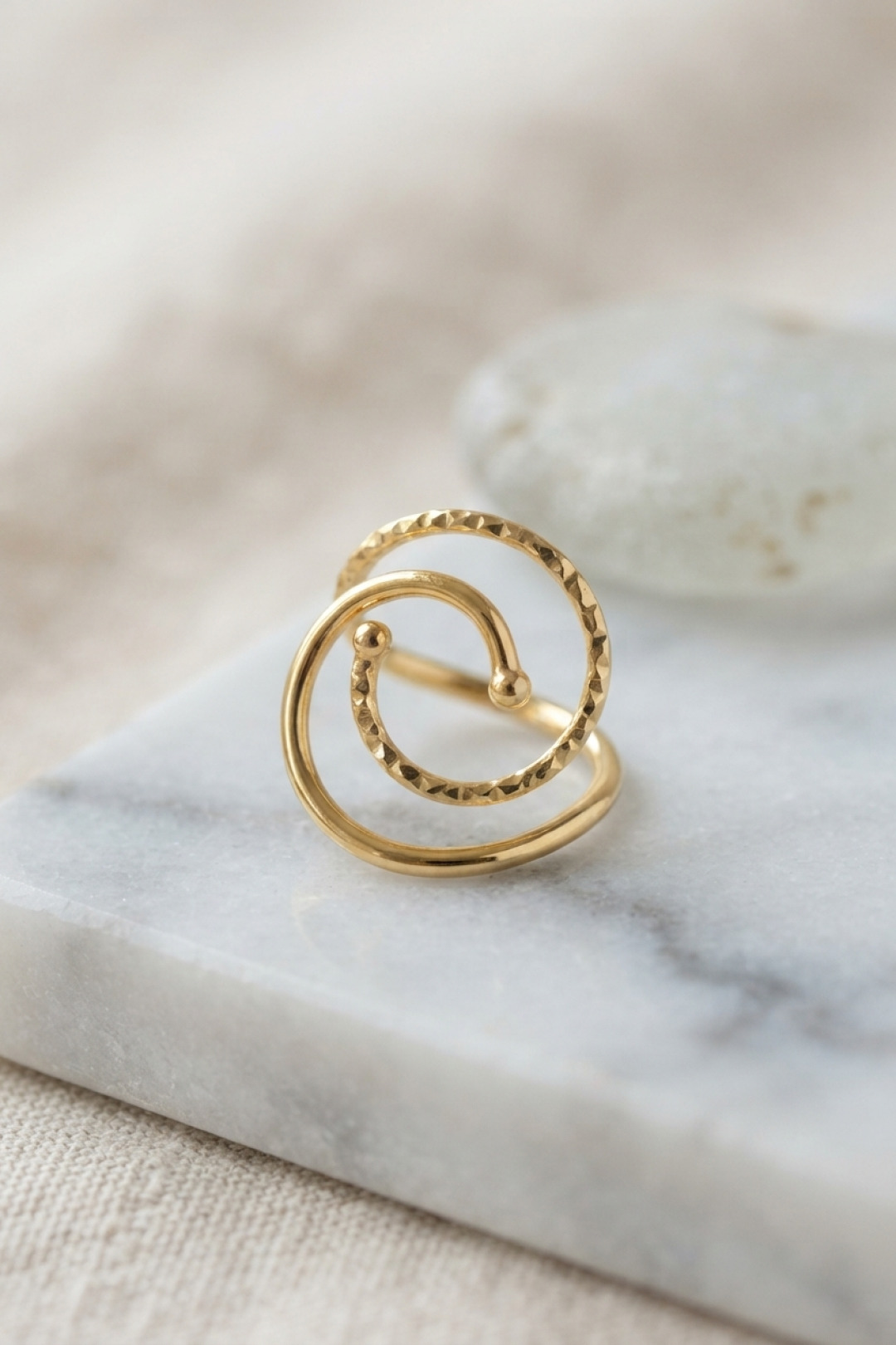 Gold Renk Geometrik Çift Halka Yüzük - Lisinya Gold Renk Geometrik Çift Halka Yüzük - Lisinya