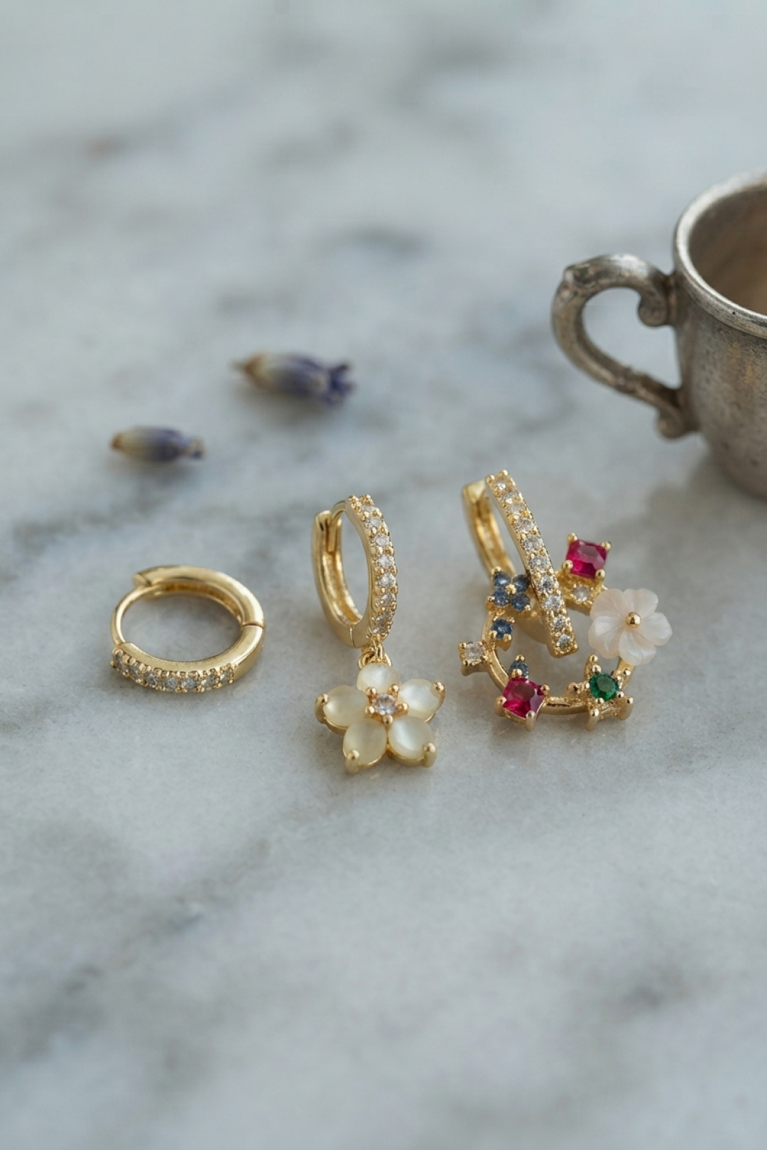 3 lü Set Gold Renk Çiçek Model Küpe - Lisinya 3 lü Set Gold Renk Çiçek Model Küpe - Lisinya