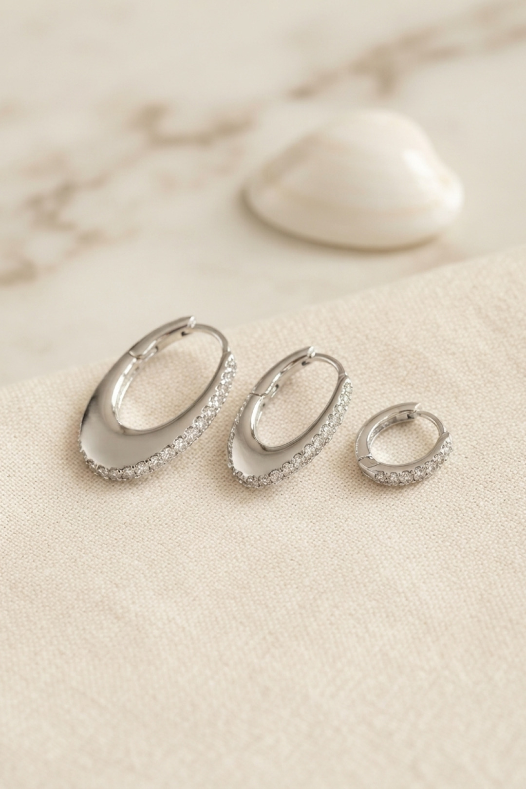 Gümüş Renk Oval Halka Model Zirkon Taşlı 3 lü Küpe Set - Lisinya Gümüş Renk Oval Halka Model Zirkon Taşlı 3 lü Küpe Set - Lisinya
