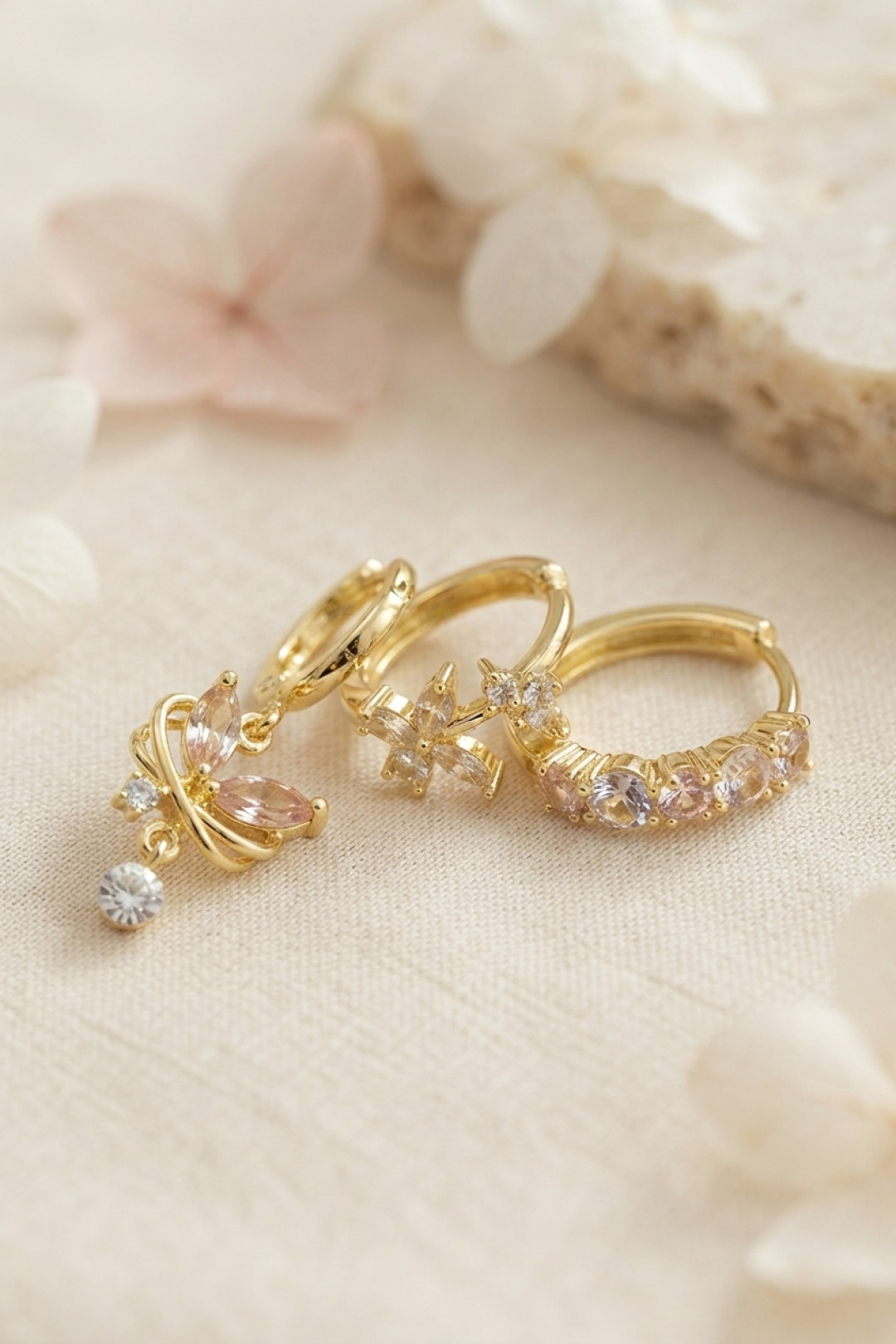 3 lü Set Gold Renk Zirkon Taşlı Kelebek Model Küpe - Lisinya 3 lü Set Gold Renk Zirkon Taşlı Kelebek Model Küpe - Lisinya