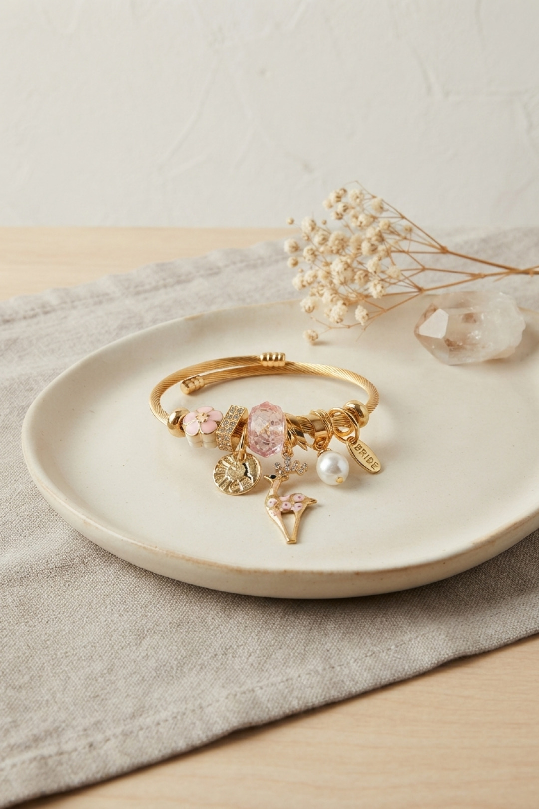 Geyik Model Gold Renk Pembe Charmlı Bileklik - Lisinya