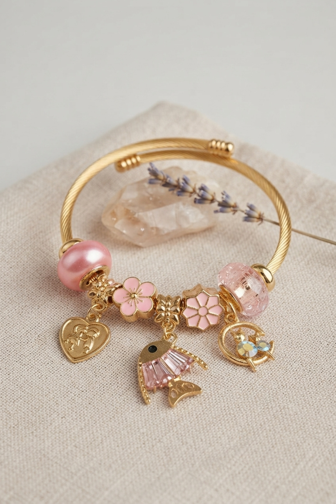 Balık Charmlı Pembe Renk Gold Bileklik - Lisinya