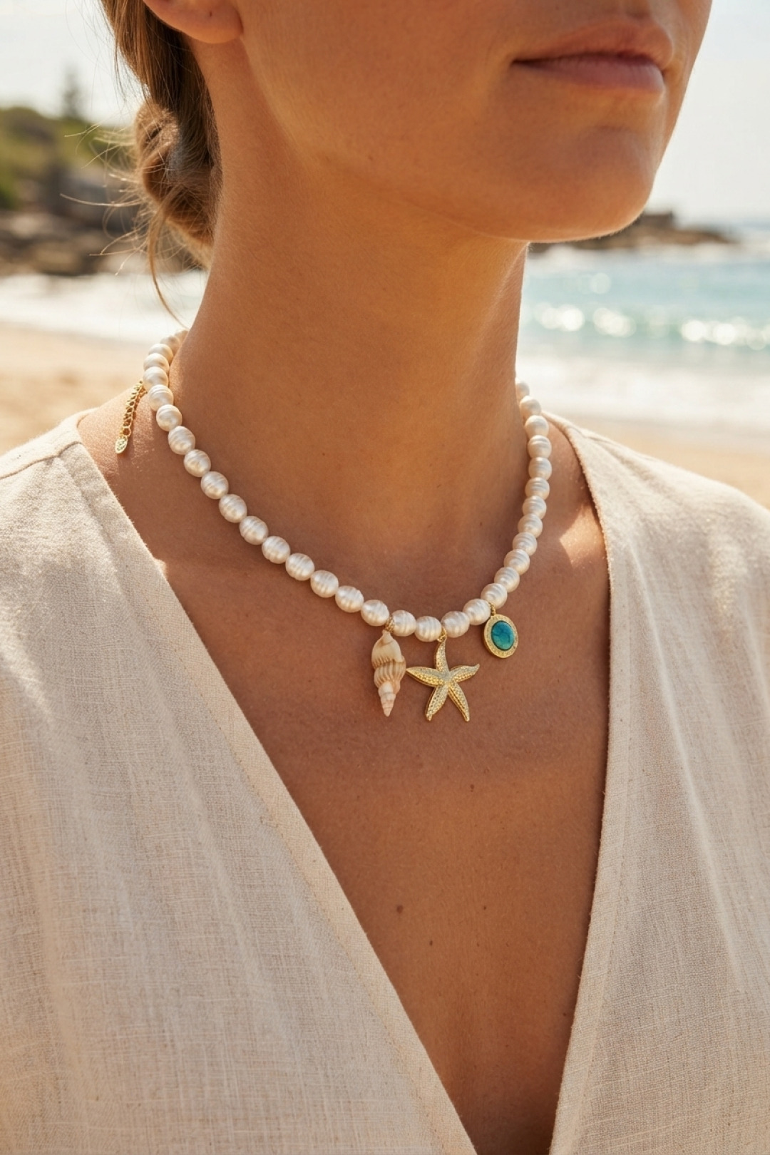 Deniz Esintisi İnci Charmlı Kolye - Lisinya Deniz Esintisi İnci Charmlı Kolye - Lisinya