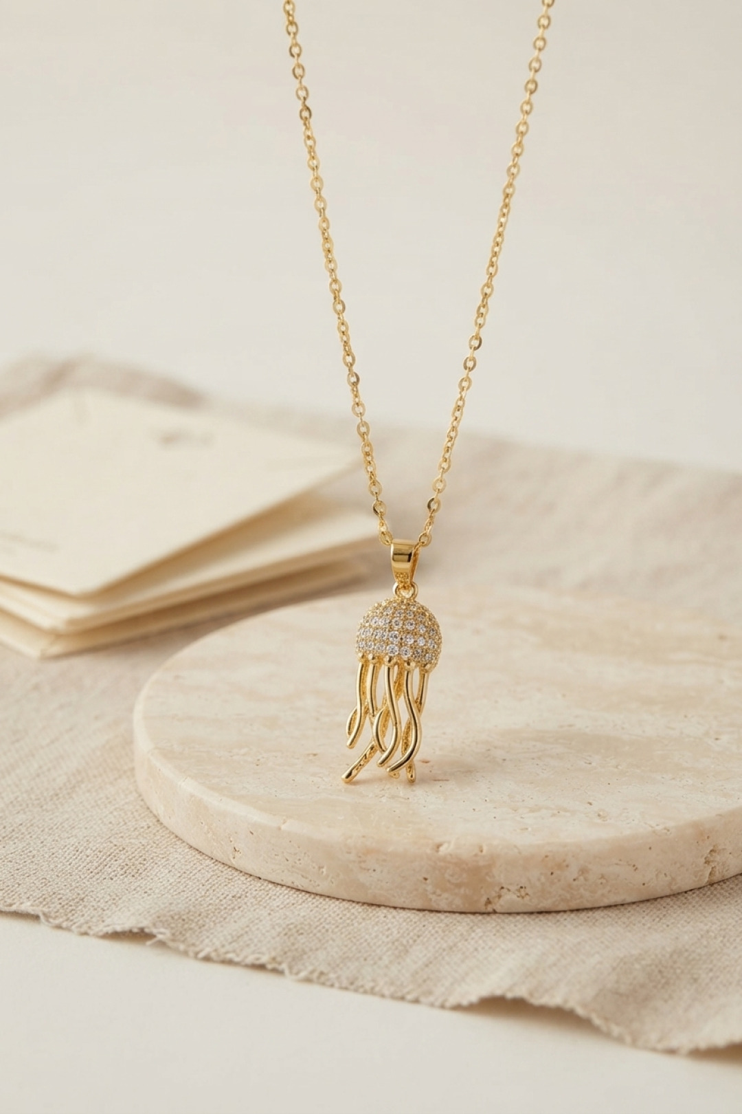 316L Çelik Zincir Gold Renk Zirkon Taşlı Jellyfish Model Kolye - Lisinya 316L Çelik Zincir Gold Renk Zirkon Taşlı Jellyfish Model Kolye - Lisinya