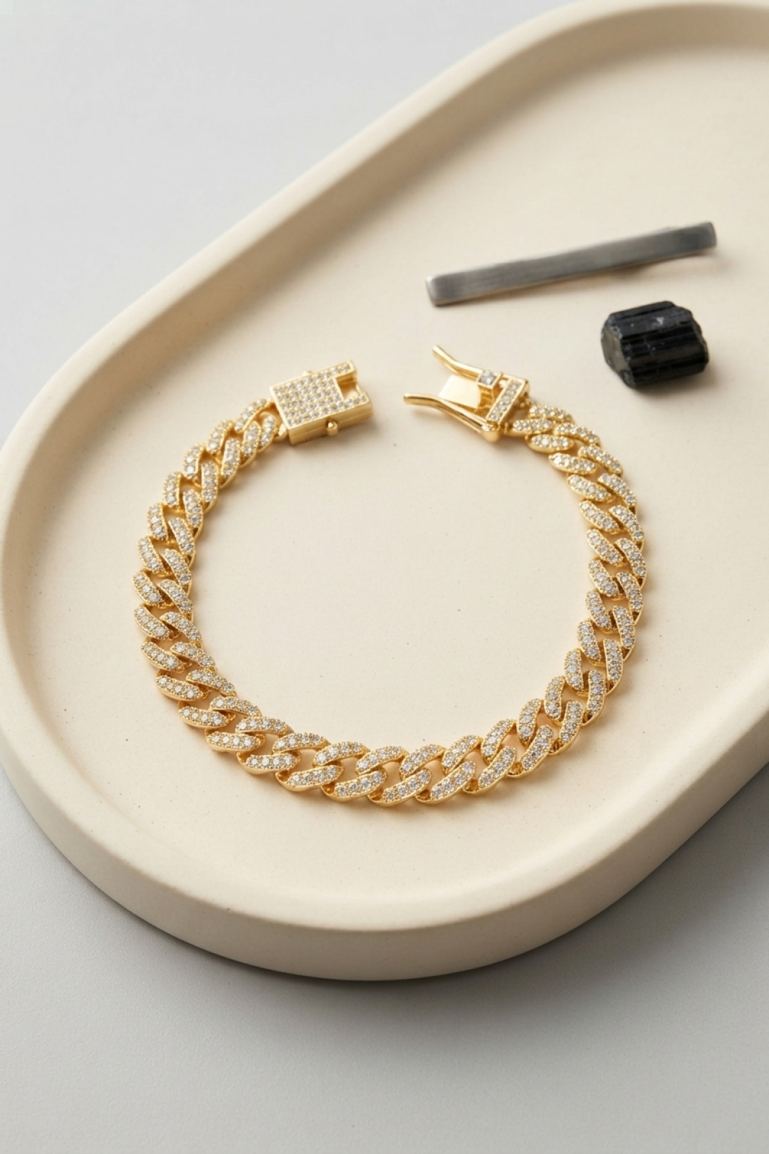 Gold Renk Zirkon Taşlı Cuban Zincir Model Klips Kapamalı Erkek Bileklik - Lisinya Gold Renk Zirkon Taşlı Cuban Zincir Model Klips Kapamalı Erkek Bileklik - Lisinya