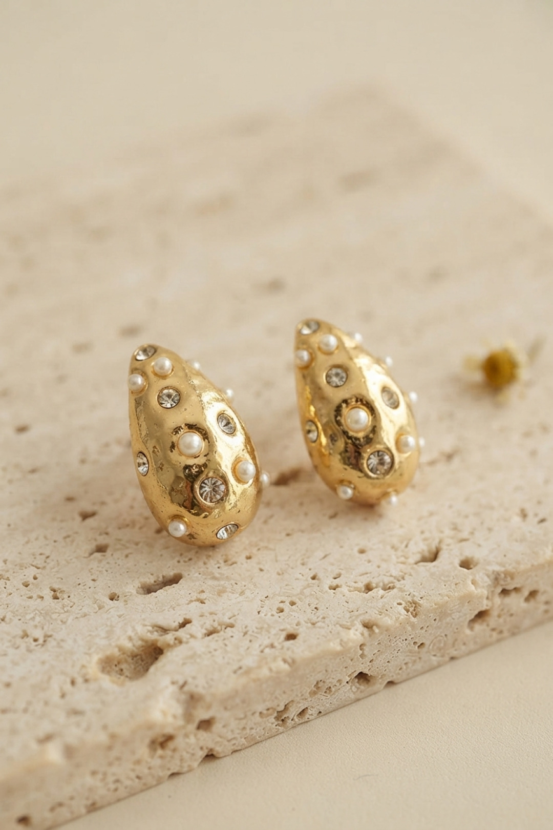 316L Çelik Gold Renk Taşlı Damla Model Küpe - Lisinya