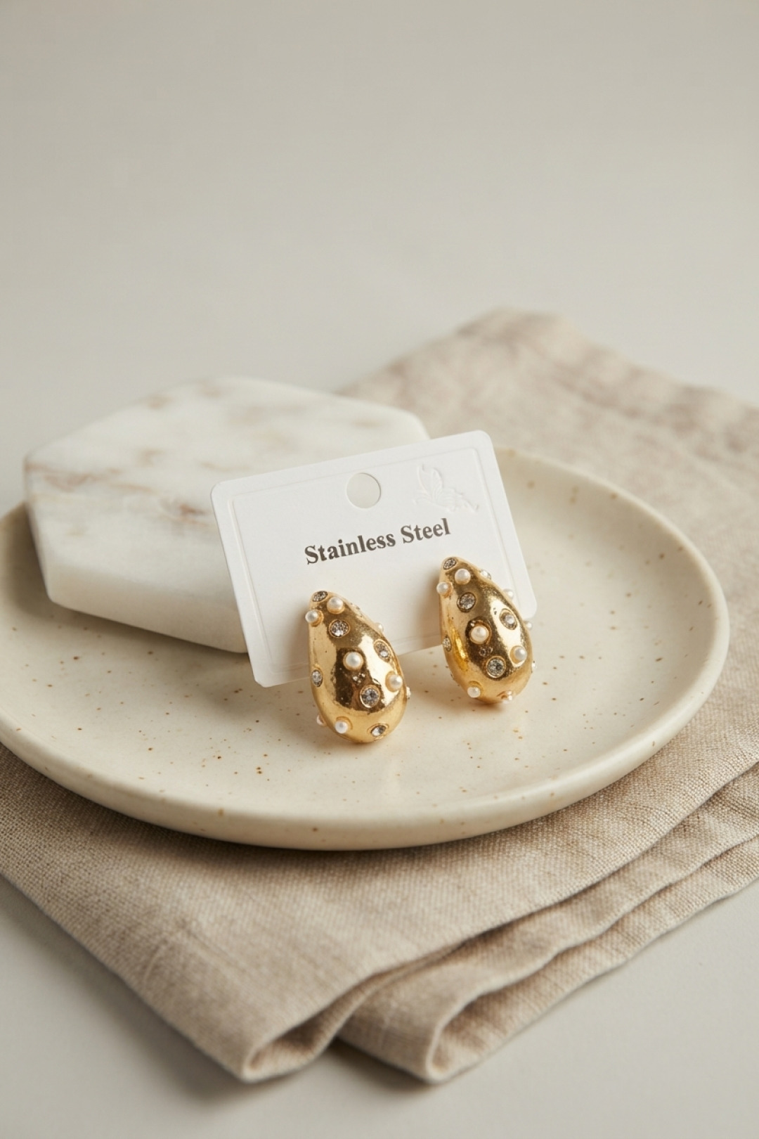 316L Çelik Gold Renk Taşlı Damla Model Küpe - Lisinya 316L Çelik Gold Renk Taşlı Damla Model Küpe - Lisinya
