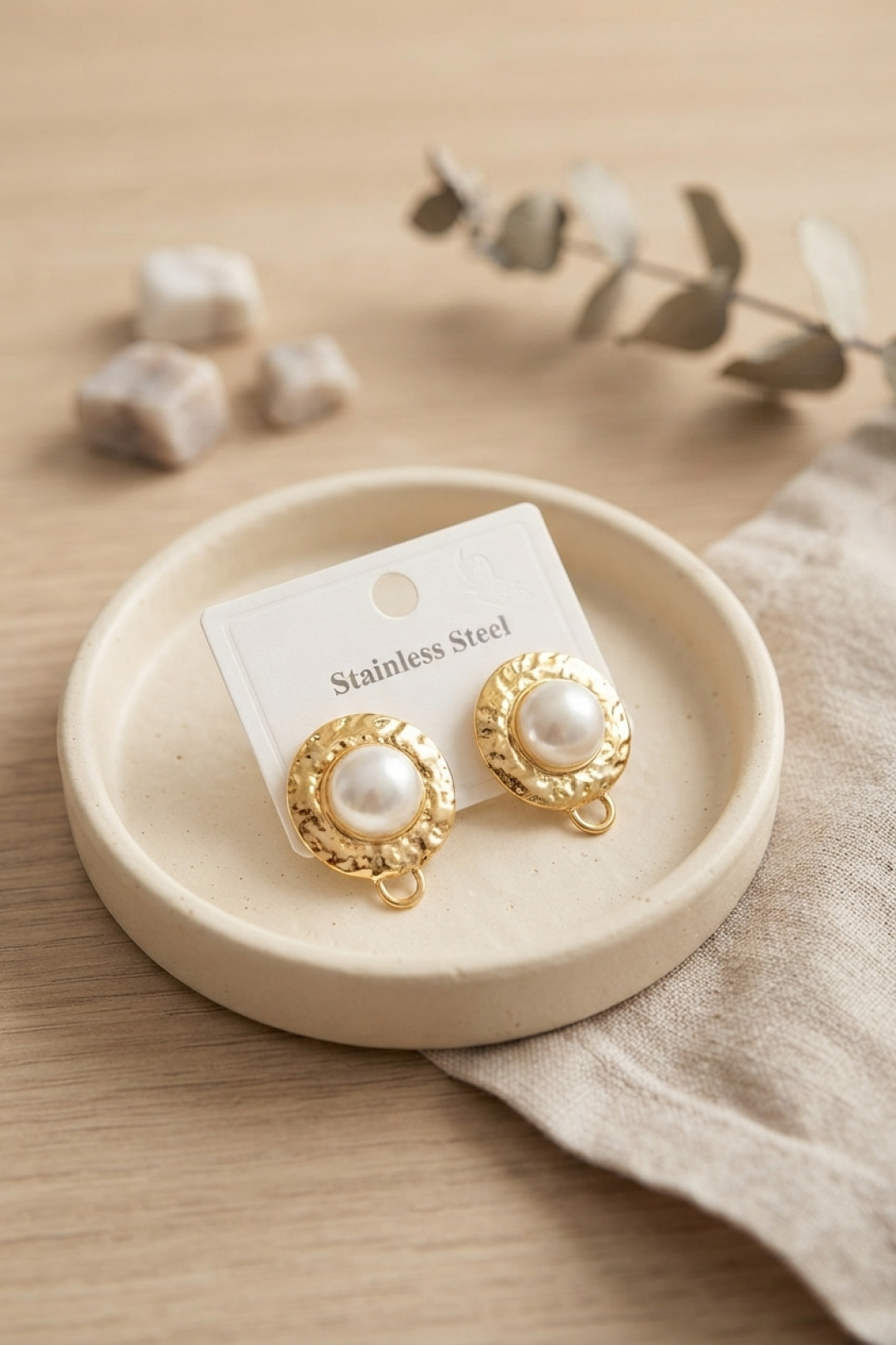 316L Çelik Gold Renk İncili Model Küpe - Lisinya 316L Çelik Gold Renk İncili Model Küpe - Lisinya