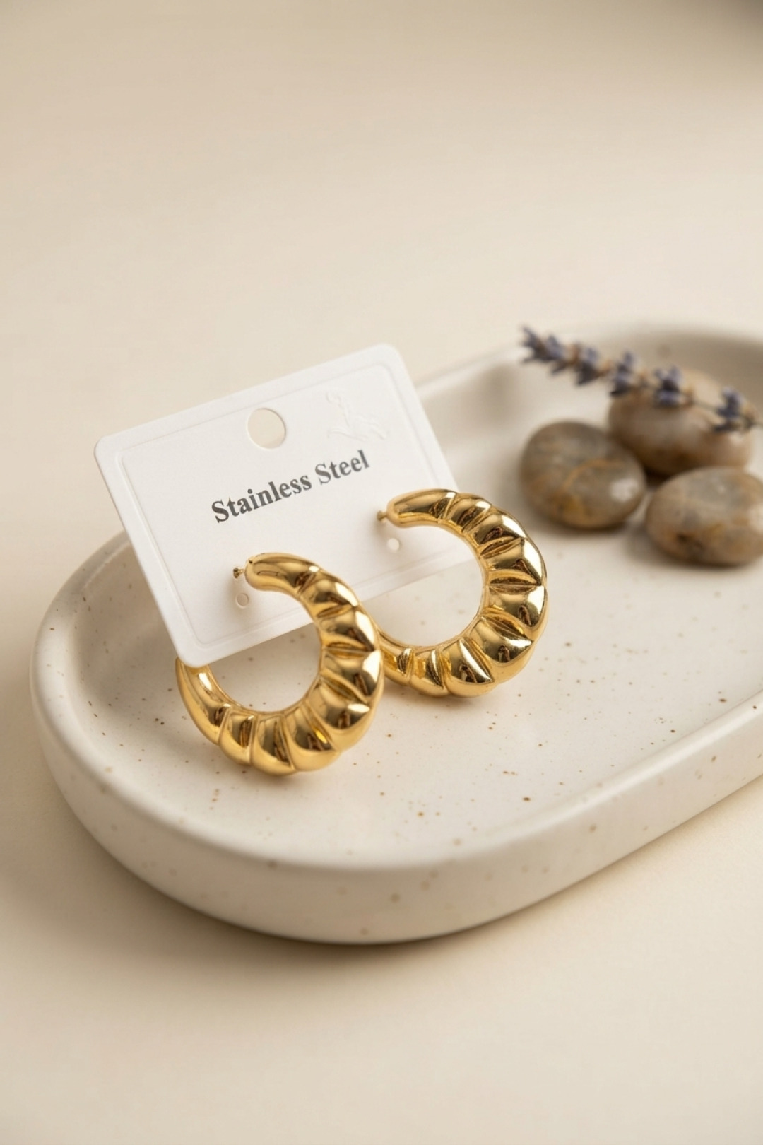 316L Çelik Gold Renk Retro Model Kalın Gövdeli Küpe - Lisinya 316L Çelik Gold Renk Retro Model Kalın Gövdeli Küpe - Lisinya