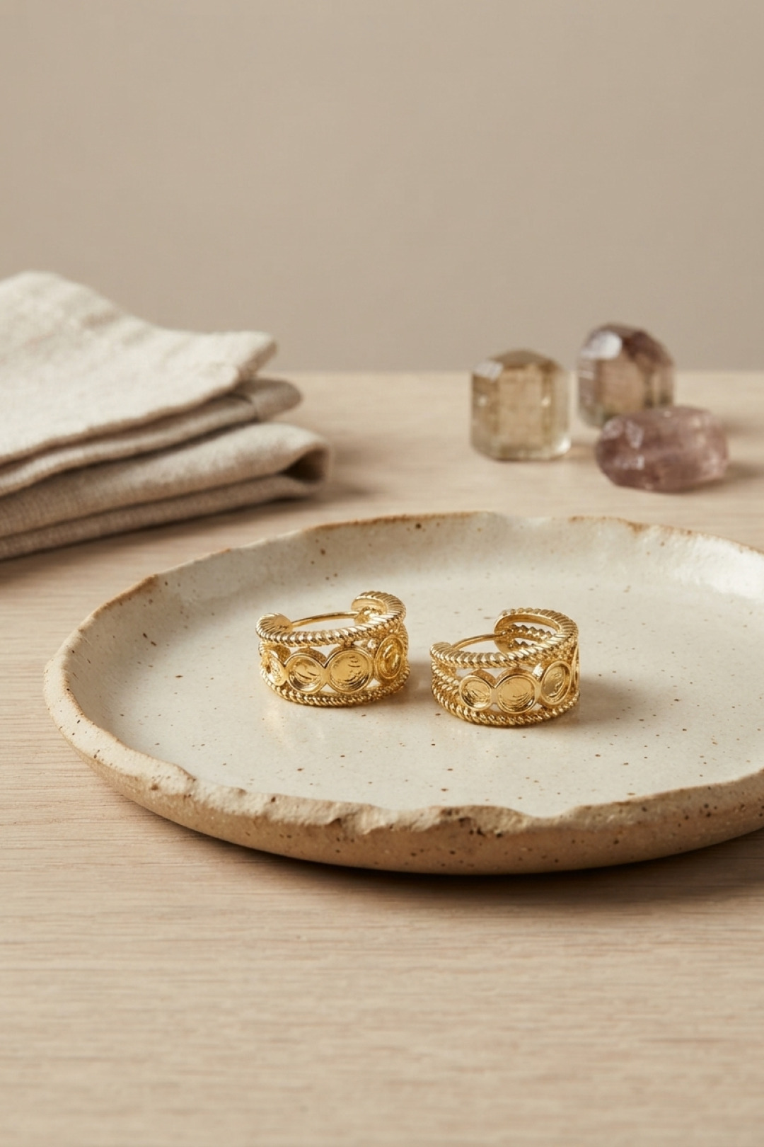 316L Çelik Gold Renk Para Figürlü Kenarları İşlemeli Küpe - Lisinya
