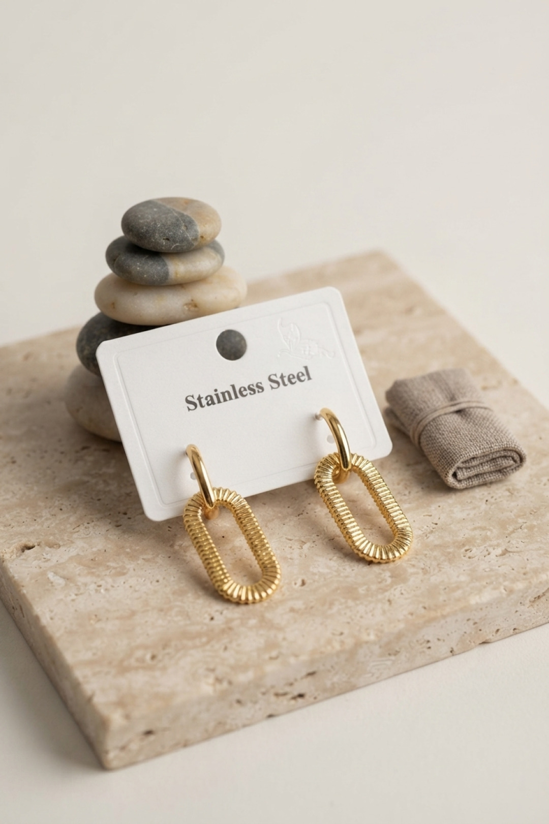316L Gold Renk Tırtıklı Ataç Form Tasarım Küpe - Lisinya