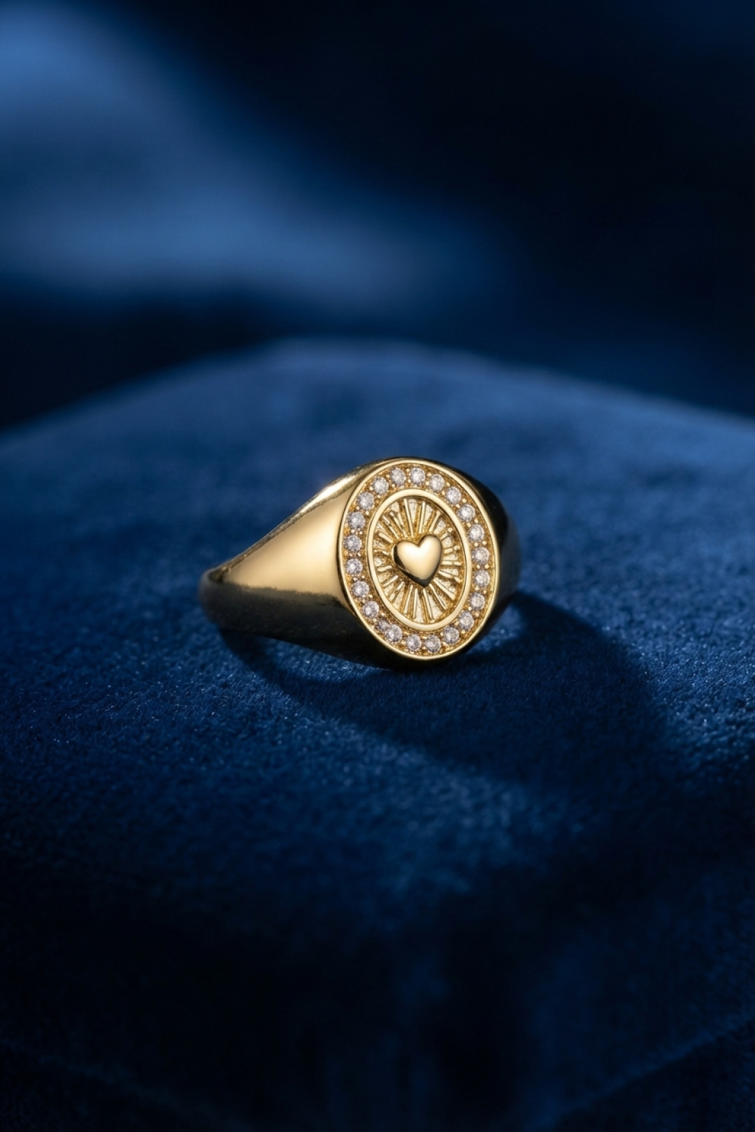 Zirkon Taşlı Kalp Detaylı Gold Renk Kadın Yüzük - Lisinya Zirkon Taşlı Kalp Detaylı Gold Renk Kadın Yüzük - Lisinya