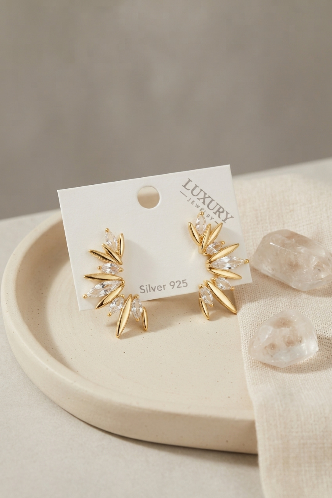 Gold Renk Zirkon Taşlı Saçak Model Vintage Kadın Küpe - Lisinya