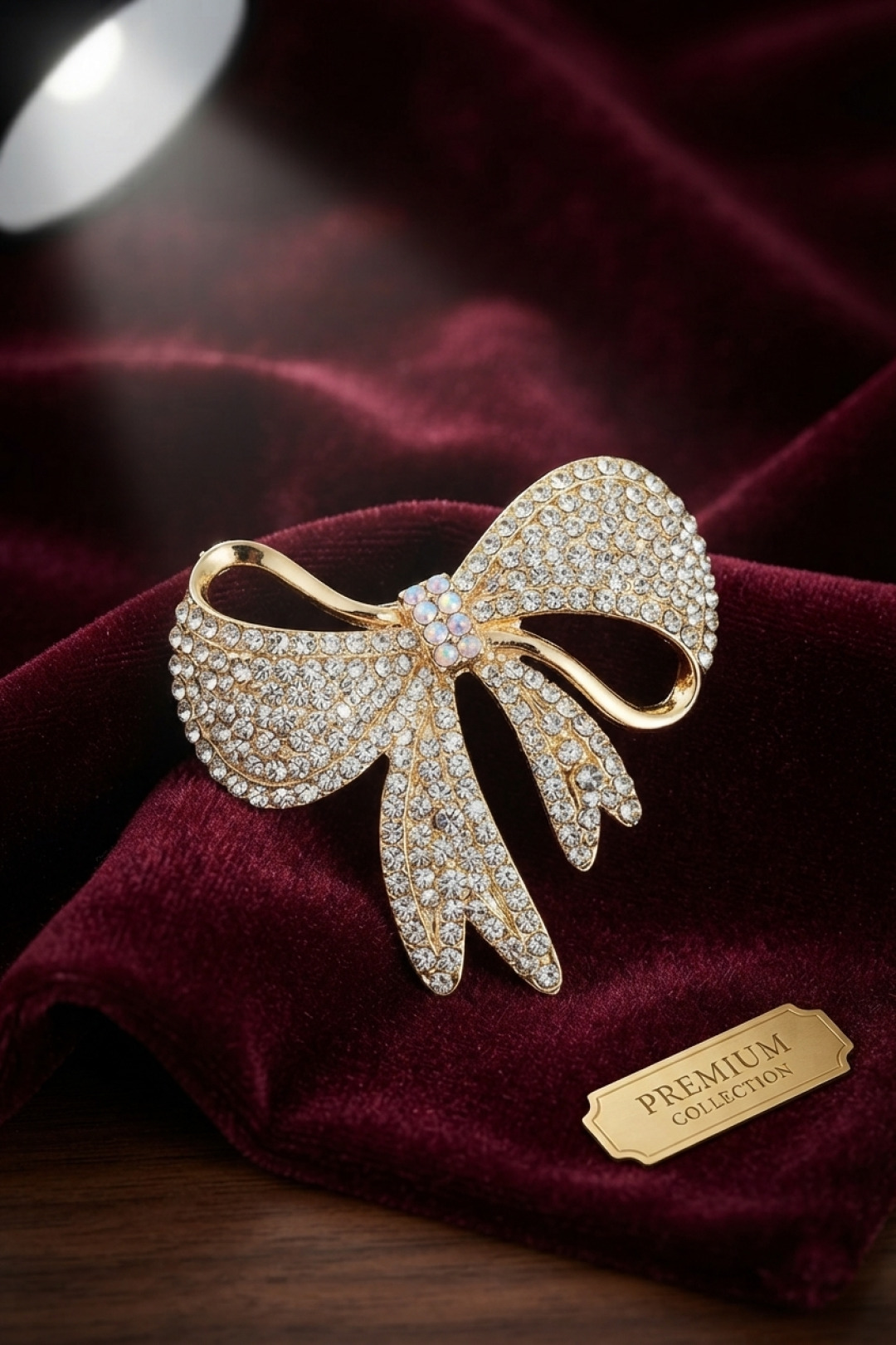 Gold Renk Zirkon Taşlı Fiyonk Model Broş - Lisinya Gold Renk Zirkon Taşlı Fiyonk Model Broş - Lisinya