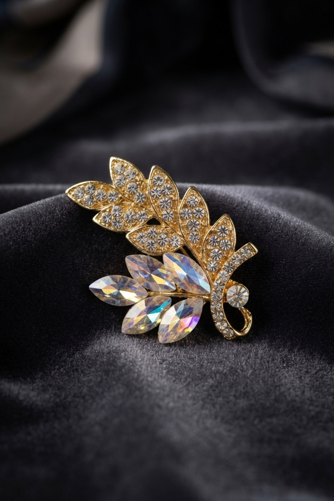 Gold Renk Zirkon Taşlı Başak Model Broş - Lisinya Gold Renk Zirkon Taşlı Başak Model Broş - Lisinya