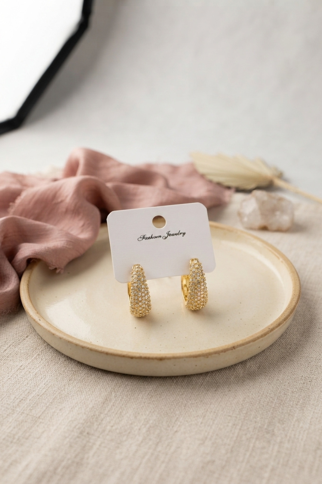 Gold Renk Zirkon Taşlı Damla Halka Model Kadın Küpe - Lisinya